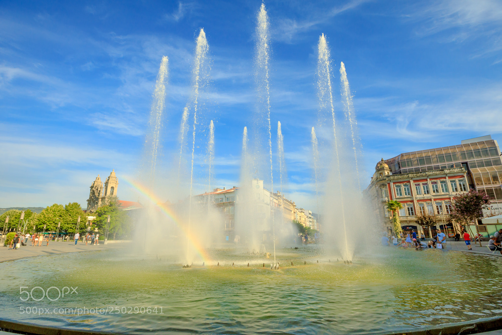 Canon EOS 5D Mark IV sample photo. Fountain in republic square photography