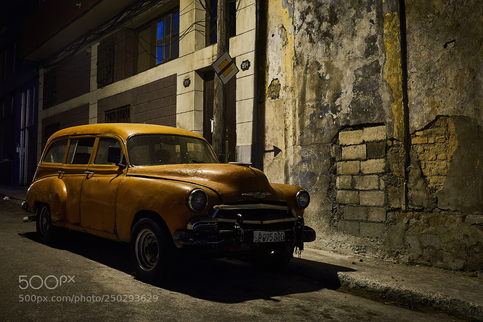 Nikon D610 sample photo. Side street photography