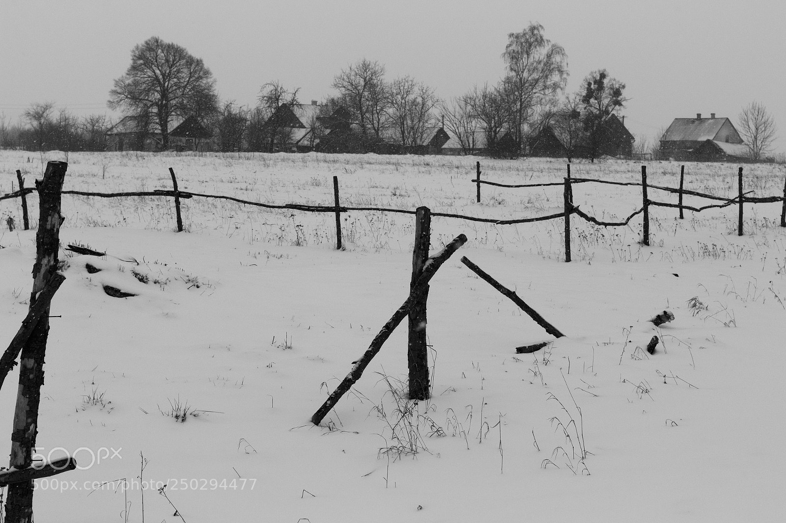 Canon EOS 100D (EOS Rebel SL1 / EOS Kiss X7) sample photo. Outside the village photography