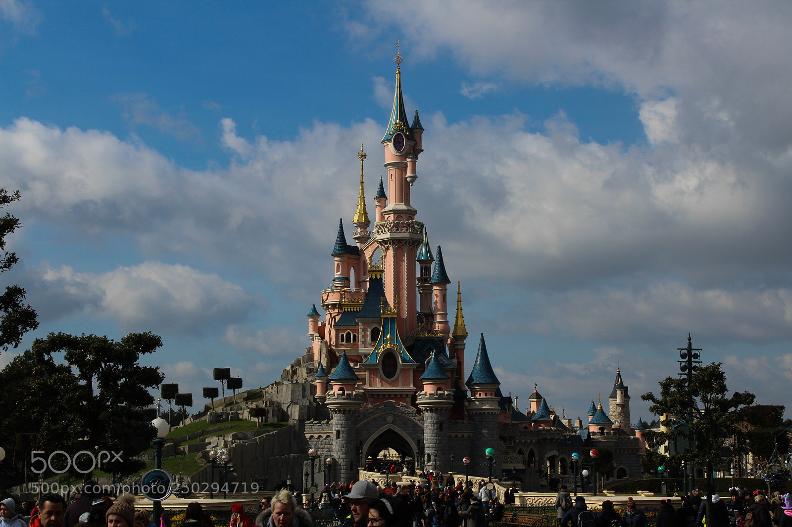 Canon EOS 1300D (EOS Rebel T6 / EOS Kiss X80) sample photo. Sleeping beauty's castle photography