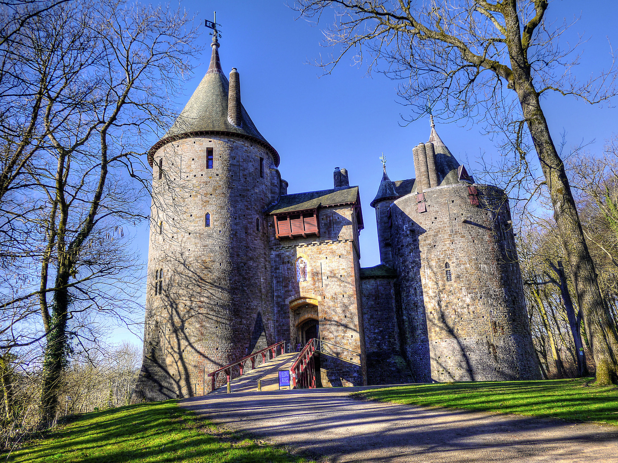 Panasonic Lumix DMC-GF5 sample photo. Early morning sun on castell coch, nr cardiff photography