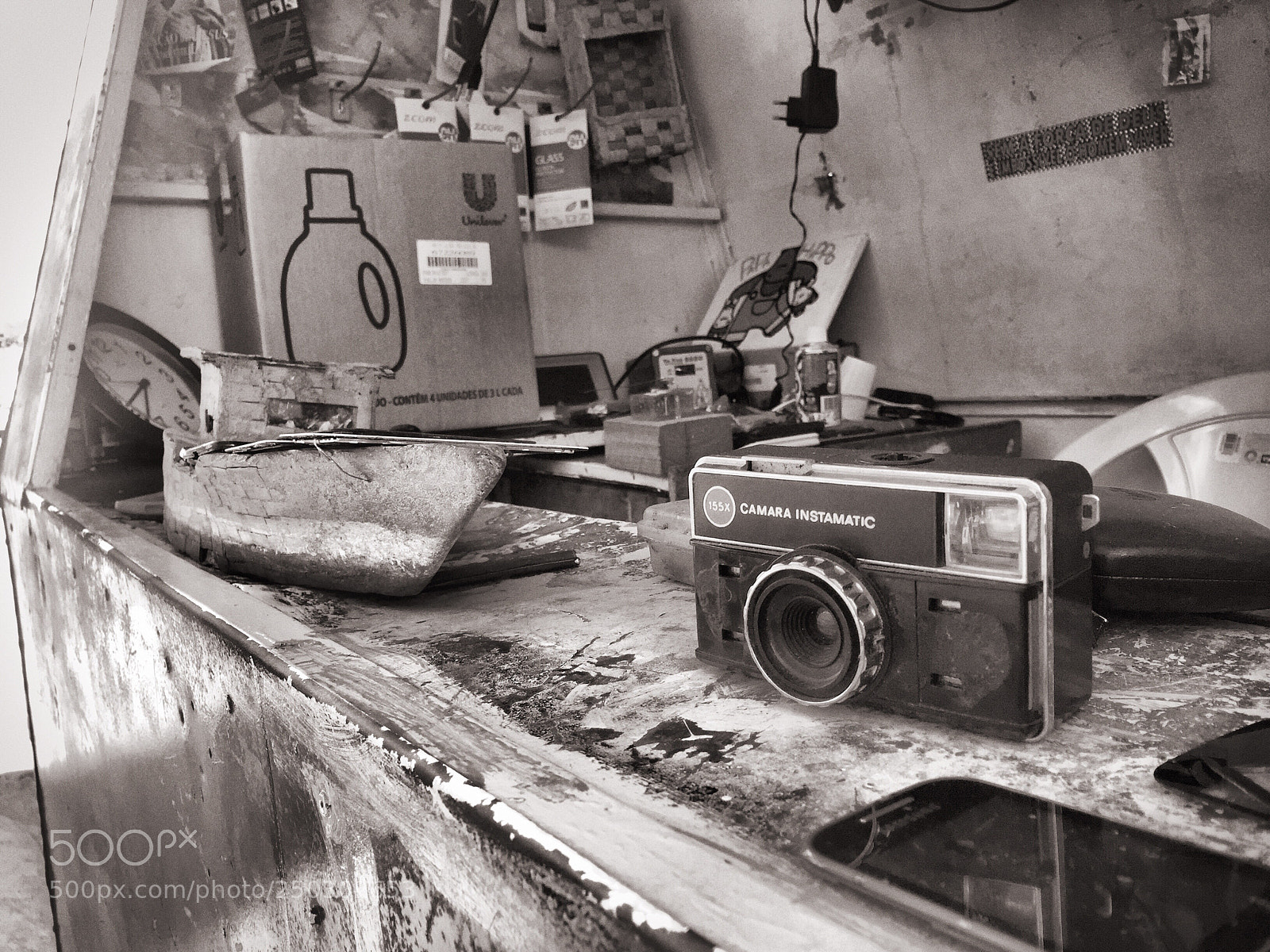 Apple iPhone 6 sample photo. Por onde passo black photography
