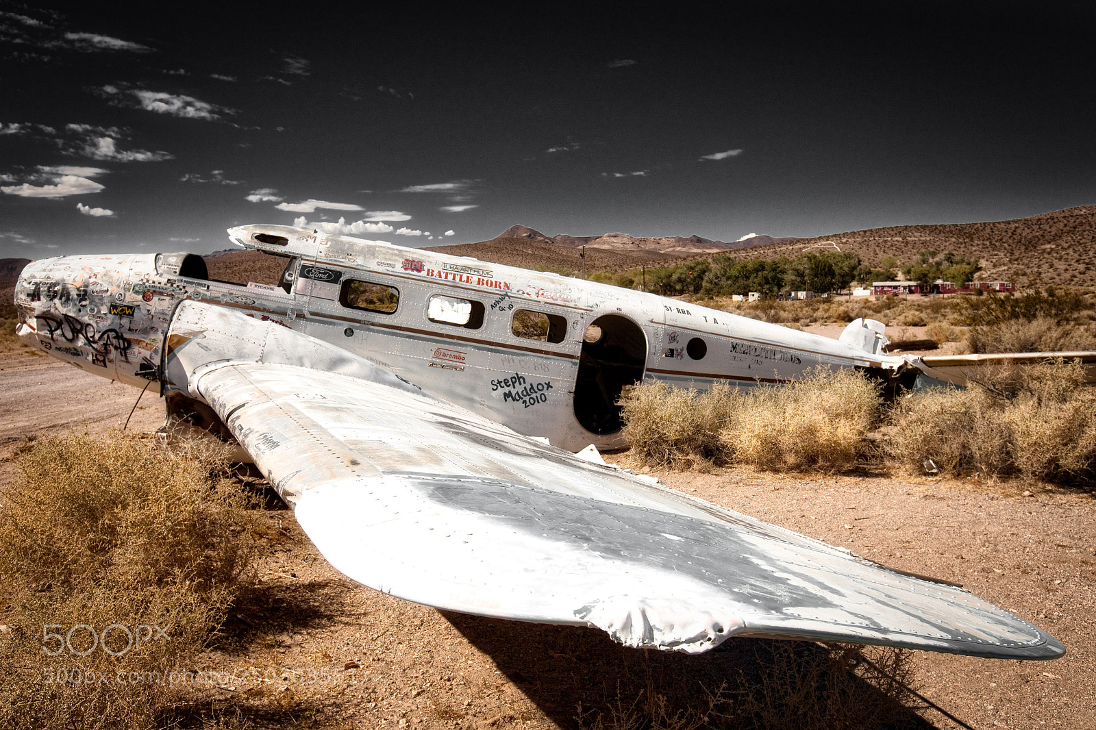 Canon EOS 5D Mark II sample photo. Iconic beech-18 crash site photography