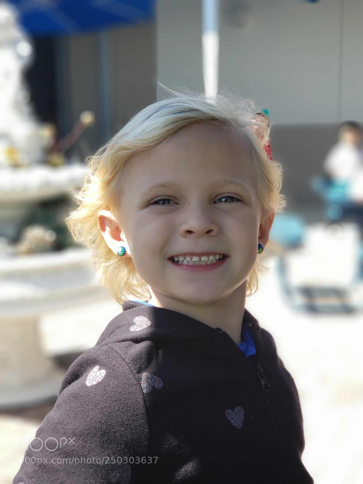 Samsung Galaxy S9+ sample photo. Happy girl at school photography