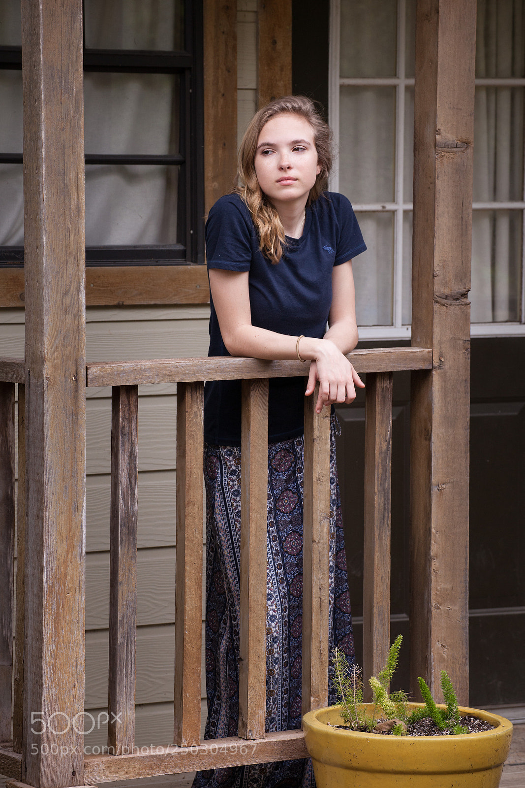Canon EOS 5D Mark II sample photo. At the entrance photography