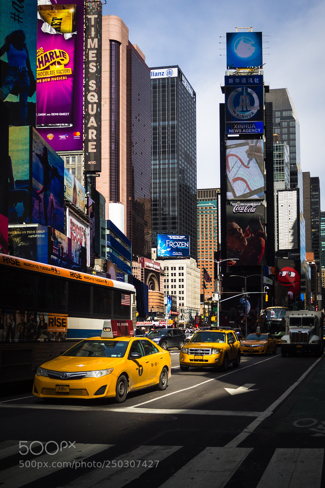 Olympus OM-D E-M10 II sample photo. Times square photography
