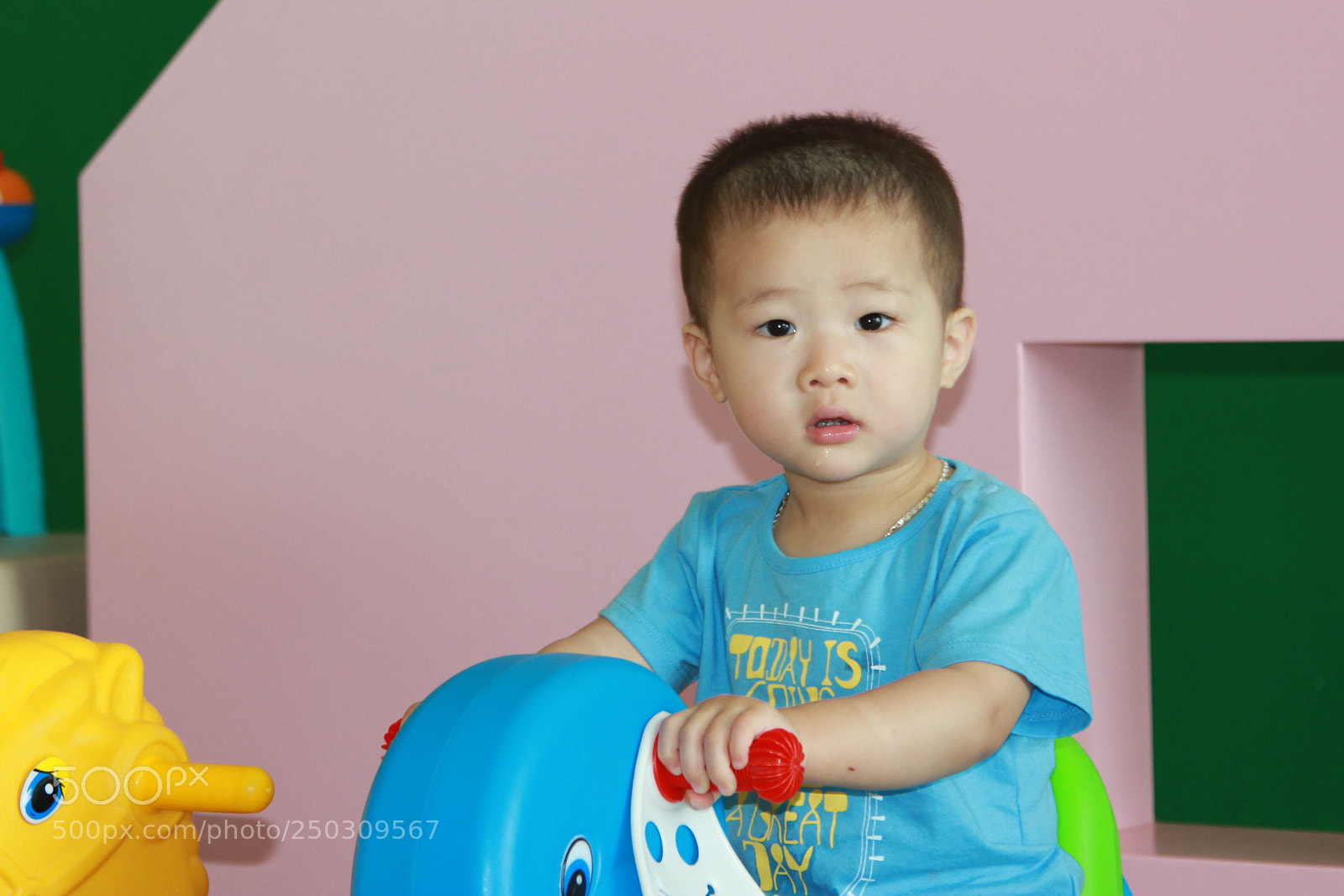 Canon EOS 550D (EOS Rebel T2i / EOS Kiss X4) sample photo. Kid photography