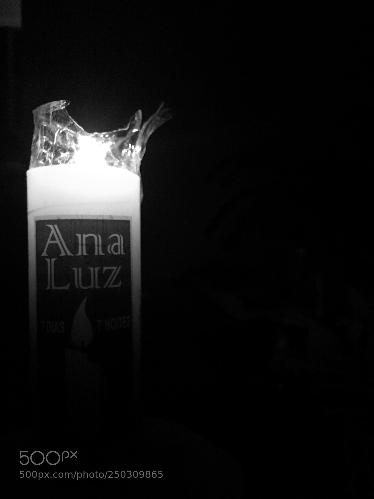 Apple iPhone 6 sample photo. Por onde passo black photography