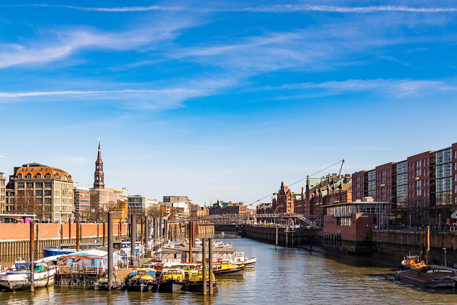 Fujifilm X-T10 sample photo. Speicherstadt photography
