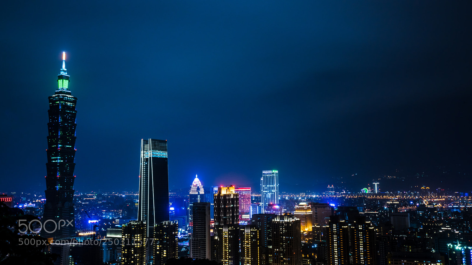 Sony a7 II sample photo. The night of taipei photography