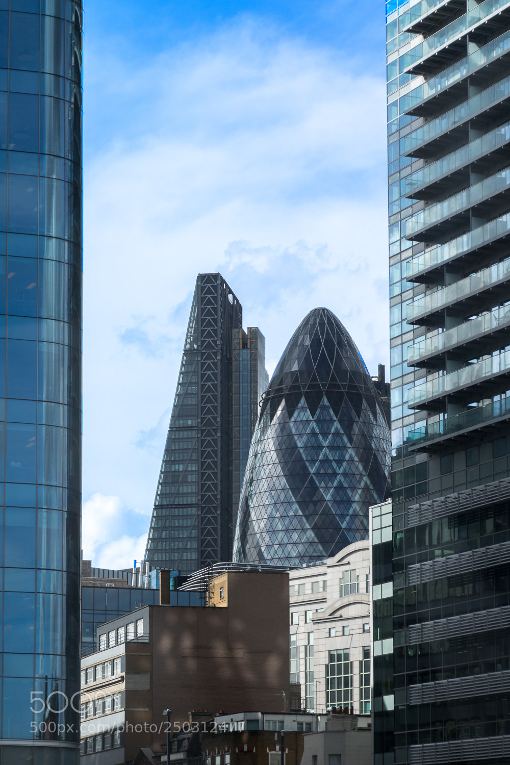 Canon EOS 750D (EOS Rebel T6i / EOS Kiss X8i) sample photo. The gherkin photography