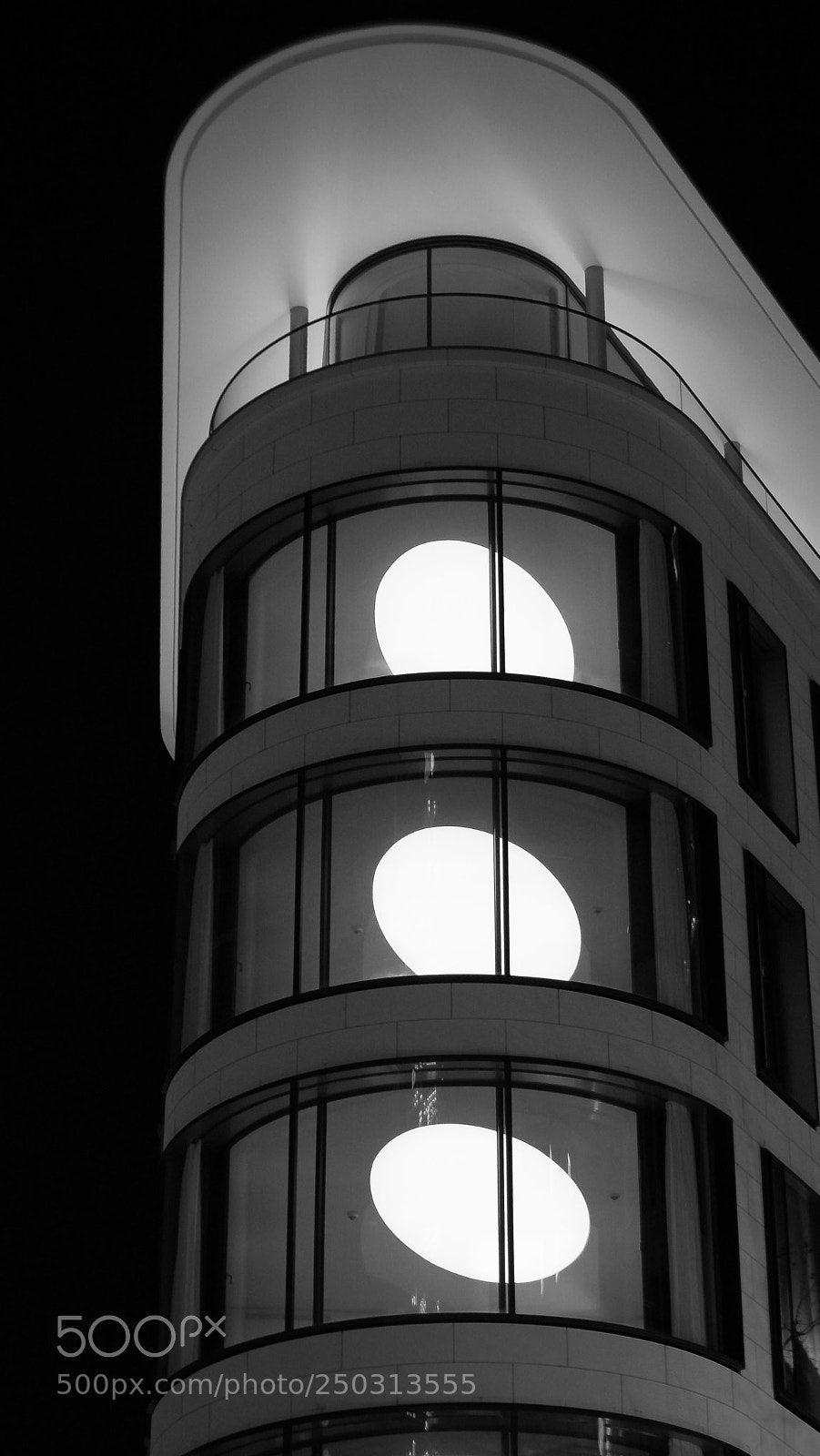 Sony a6000 sample photo. Nachts im hochhaus  photography