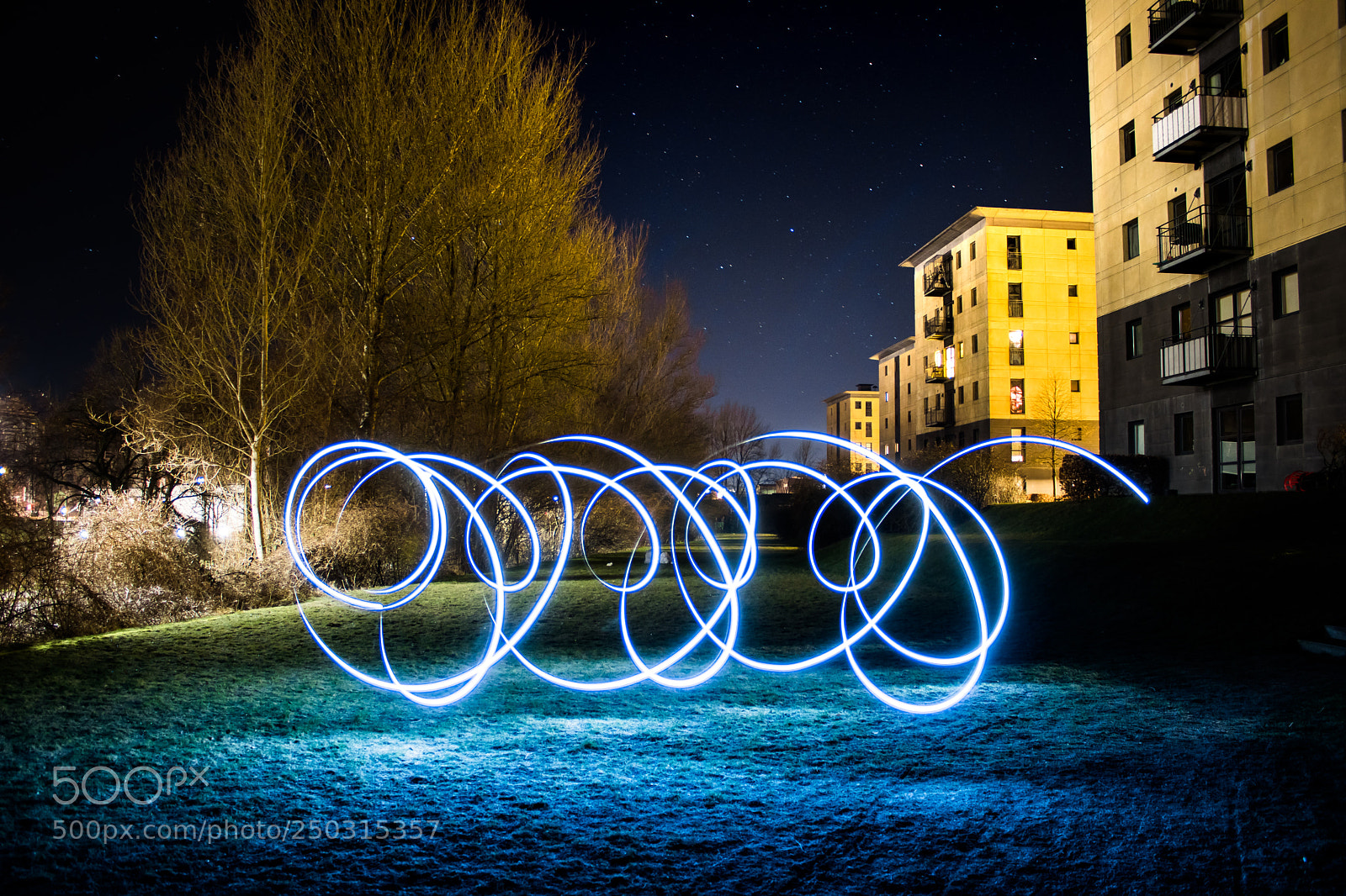 Canon EOS 200D (EOS Rebel SL2 / EOS Kiss X9) sample photo. Lightpainting photography