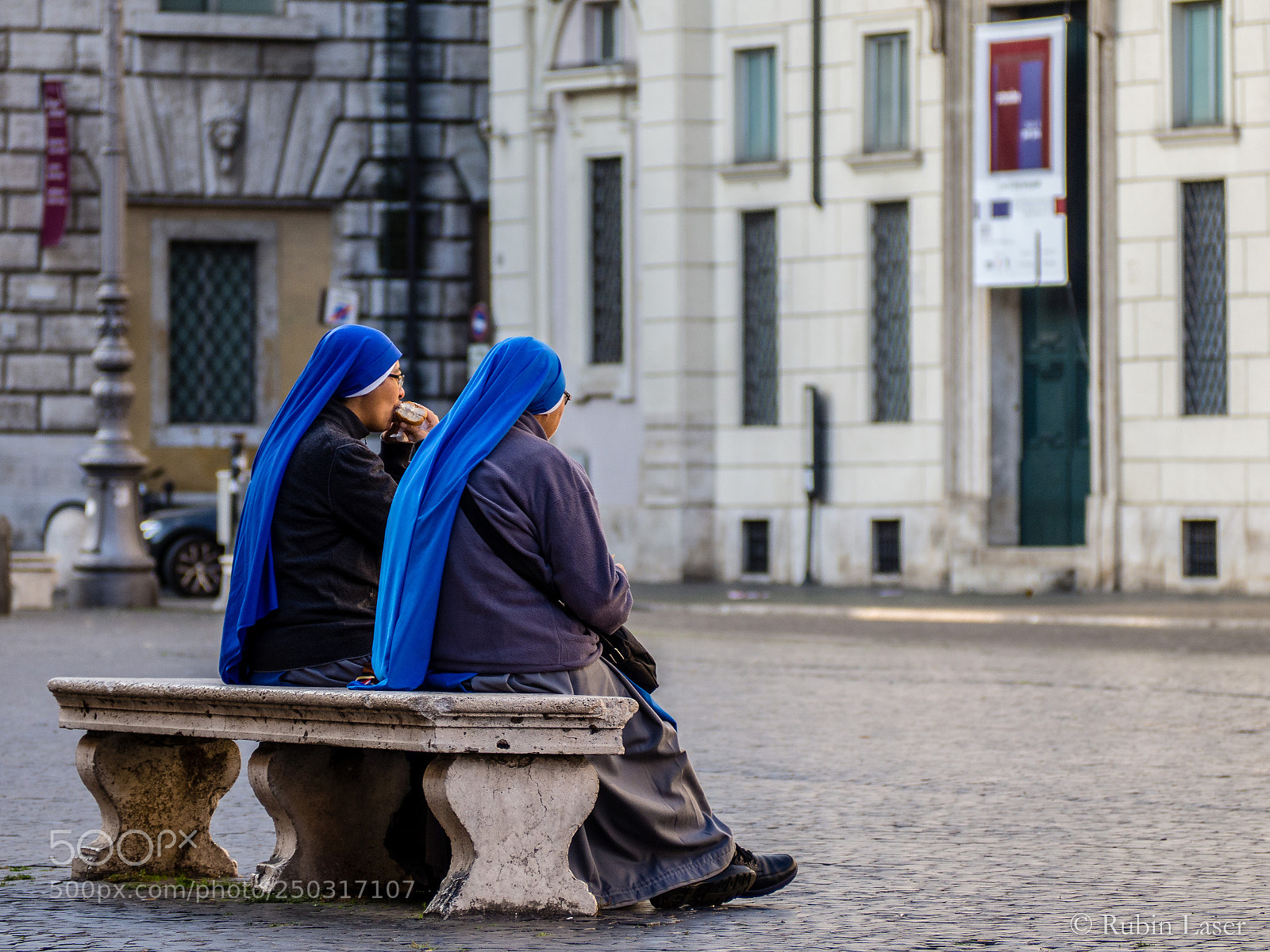 Olympus OM-D E-M10 II sample photo. Piazza navona rome nuns 2016 photography