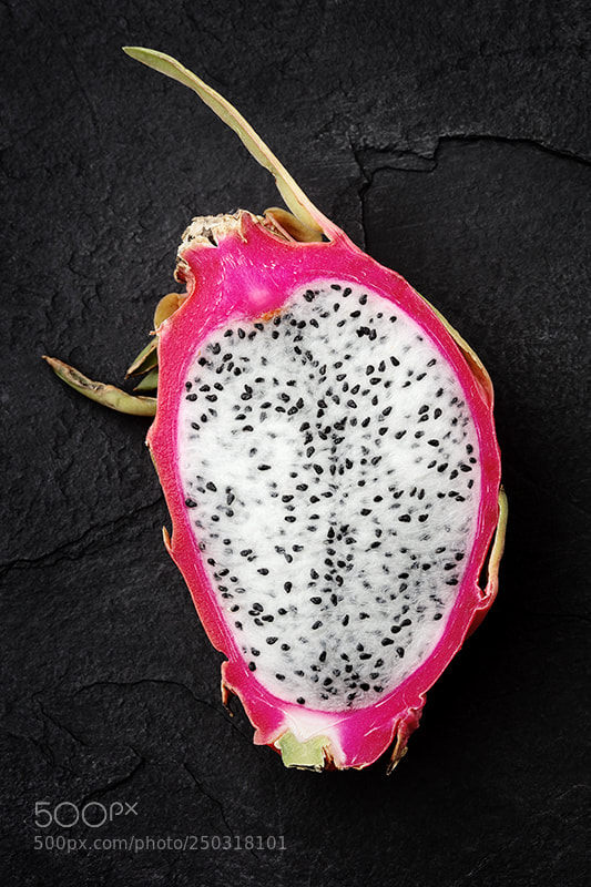 Canon EOS 5DS sample photo. Dragon fruit cross-section photography