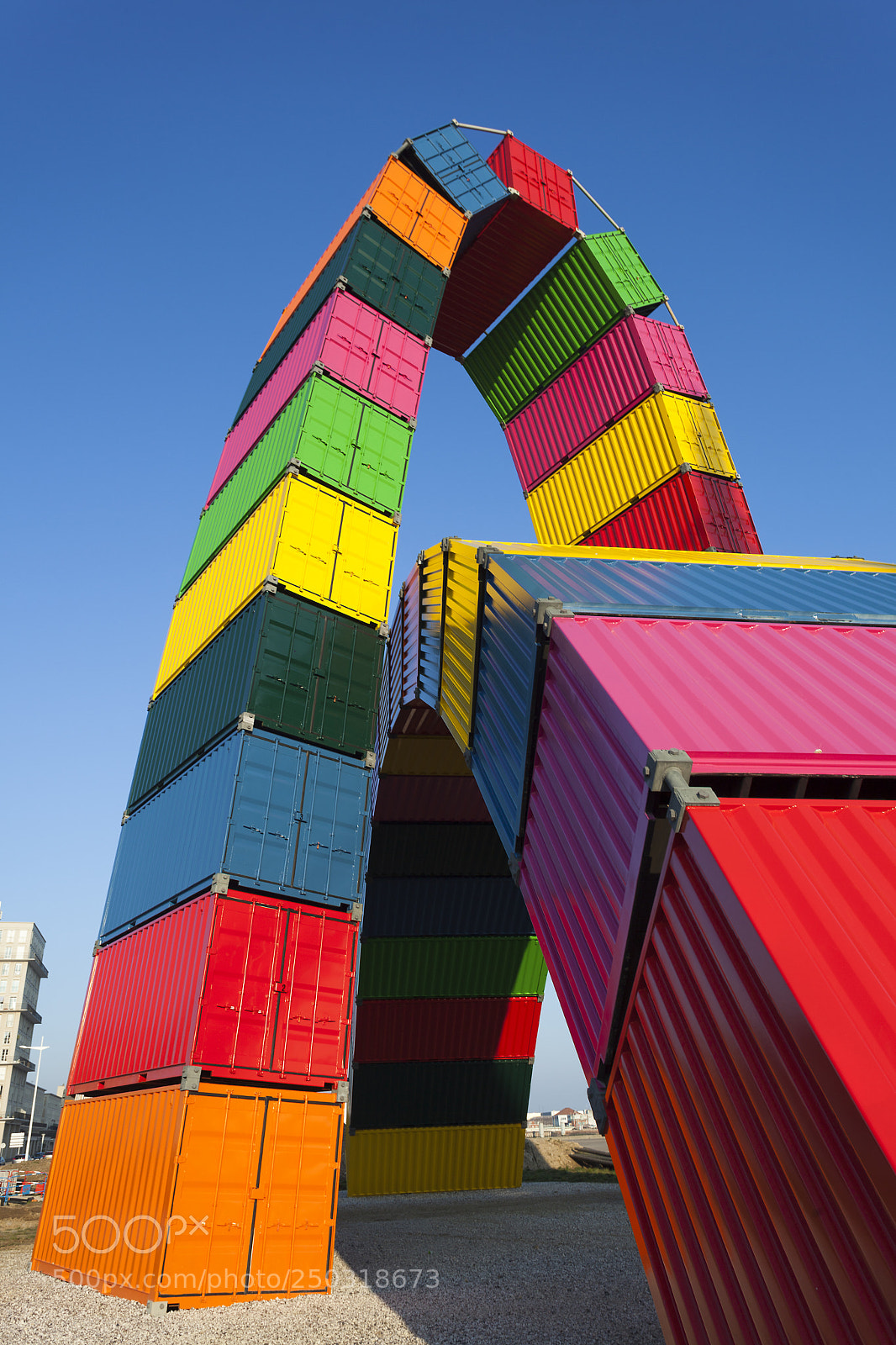 Canon EOS 5D Mark II sample photo. Chaine of containers by photography
