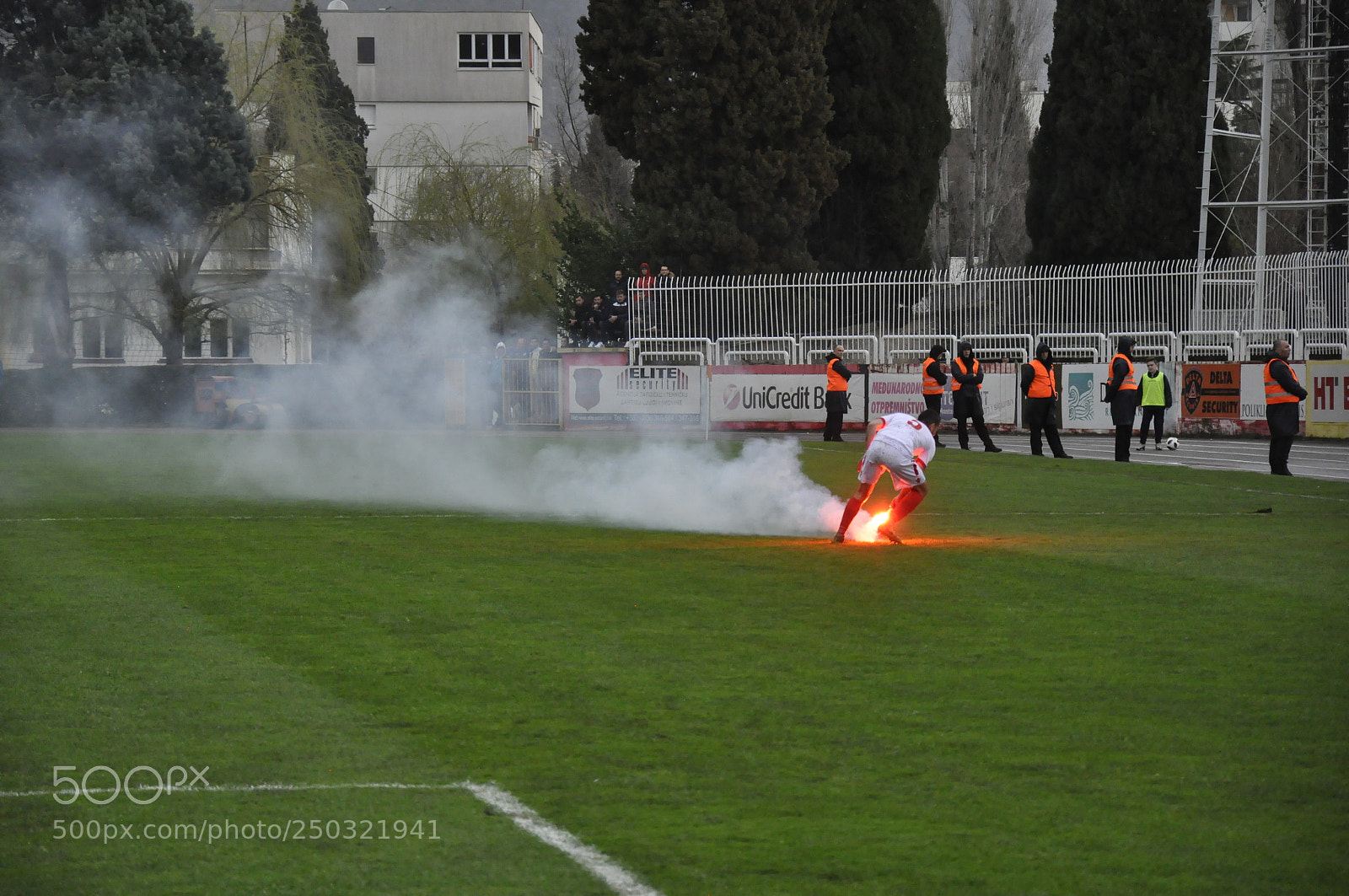 Nikon D90 sample photo. No pyro no party photography