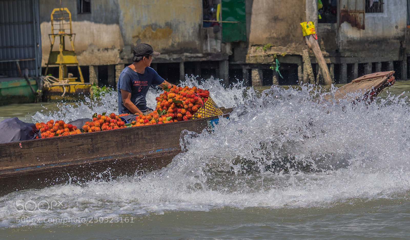 Olympus OM-D E-M1 sample photo. Floating market photography