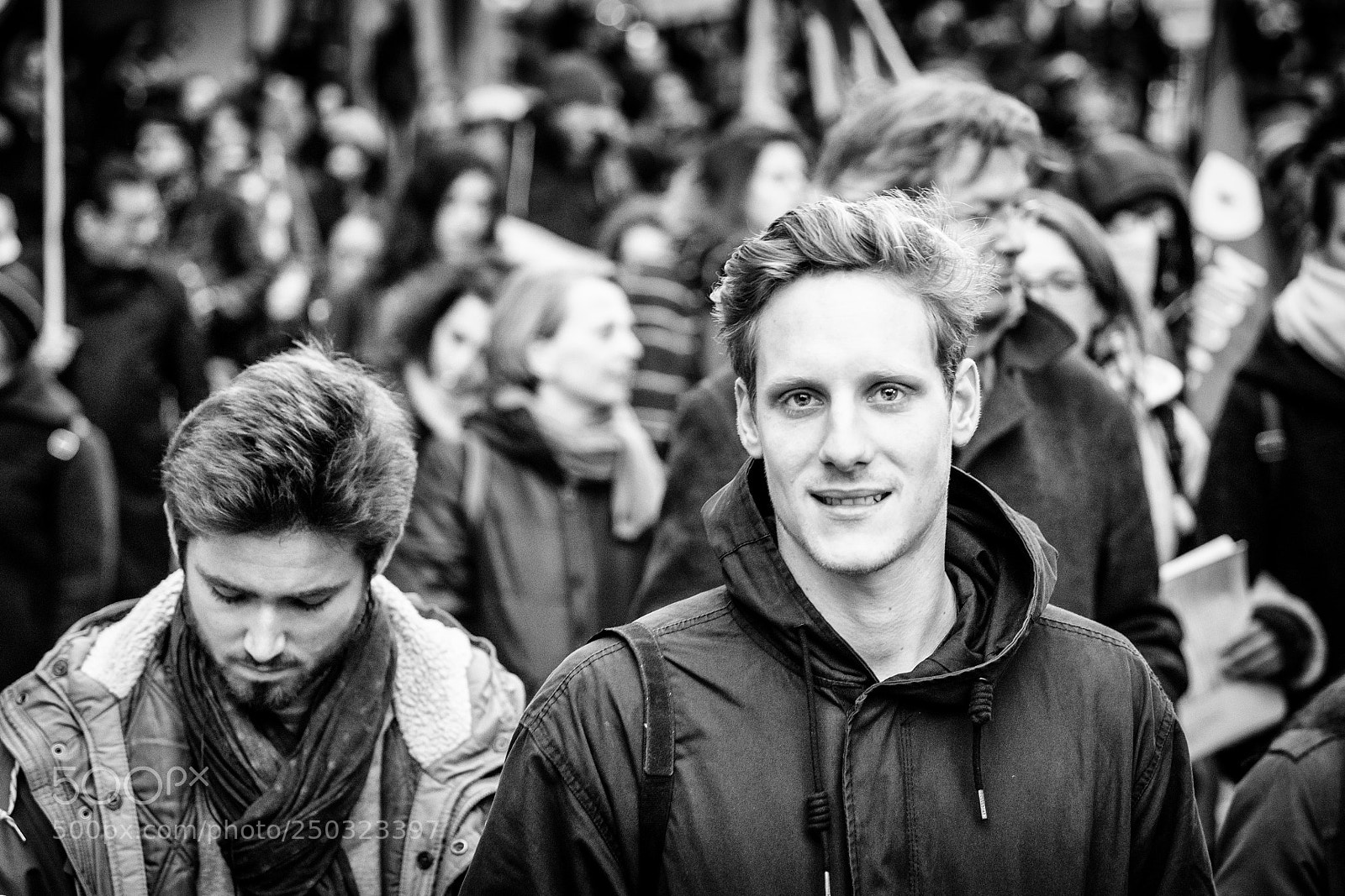 Nikon D5 sample photo. Manifestation contre le sommet photography