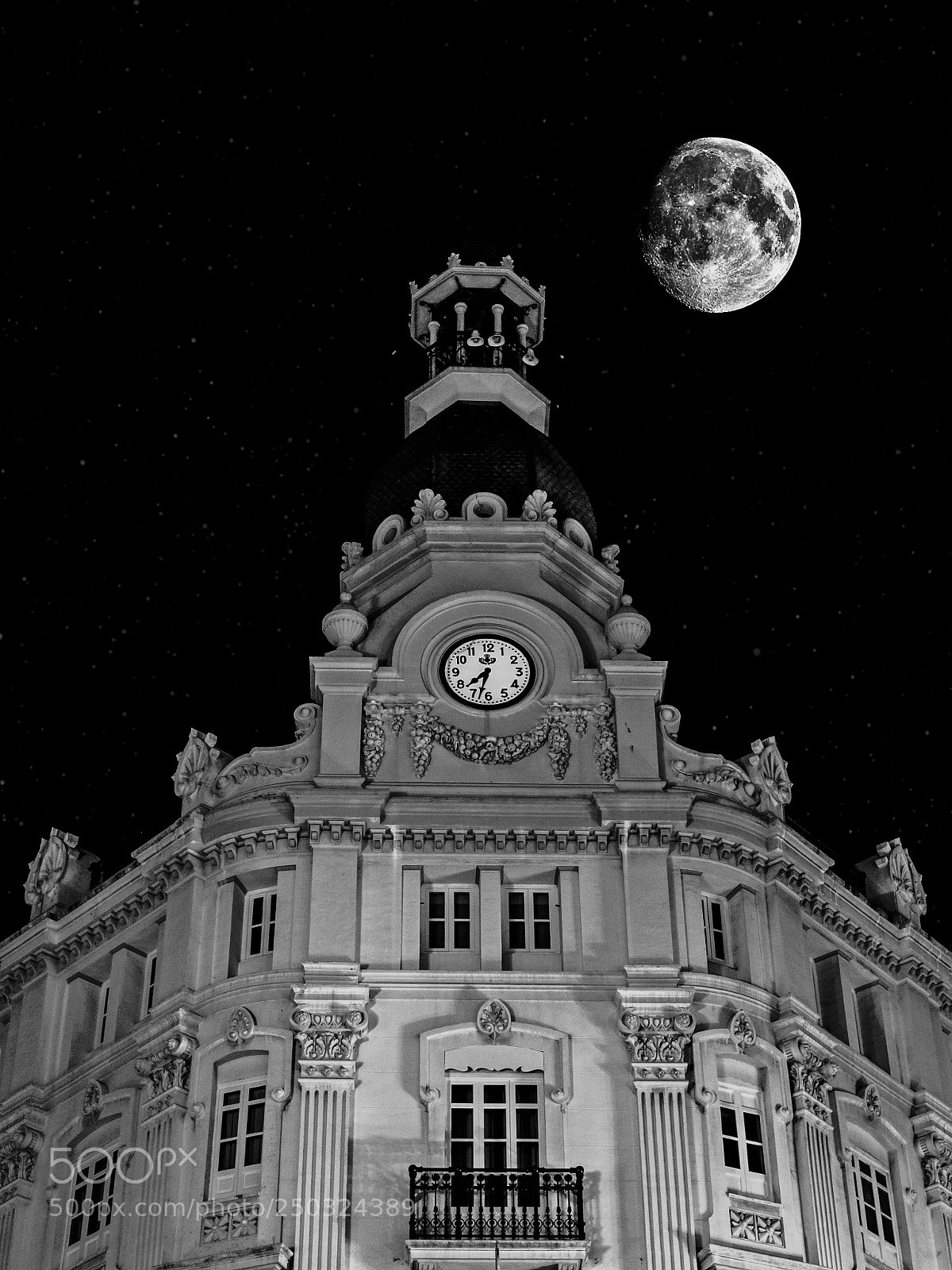 Olympus OM-D E-M10 II sample photo. Puerta del sol castell photography