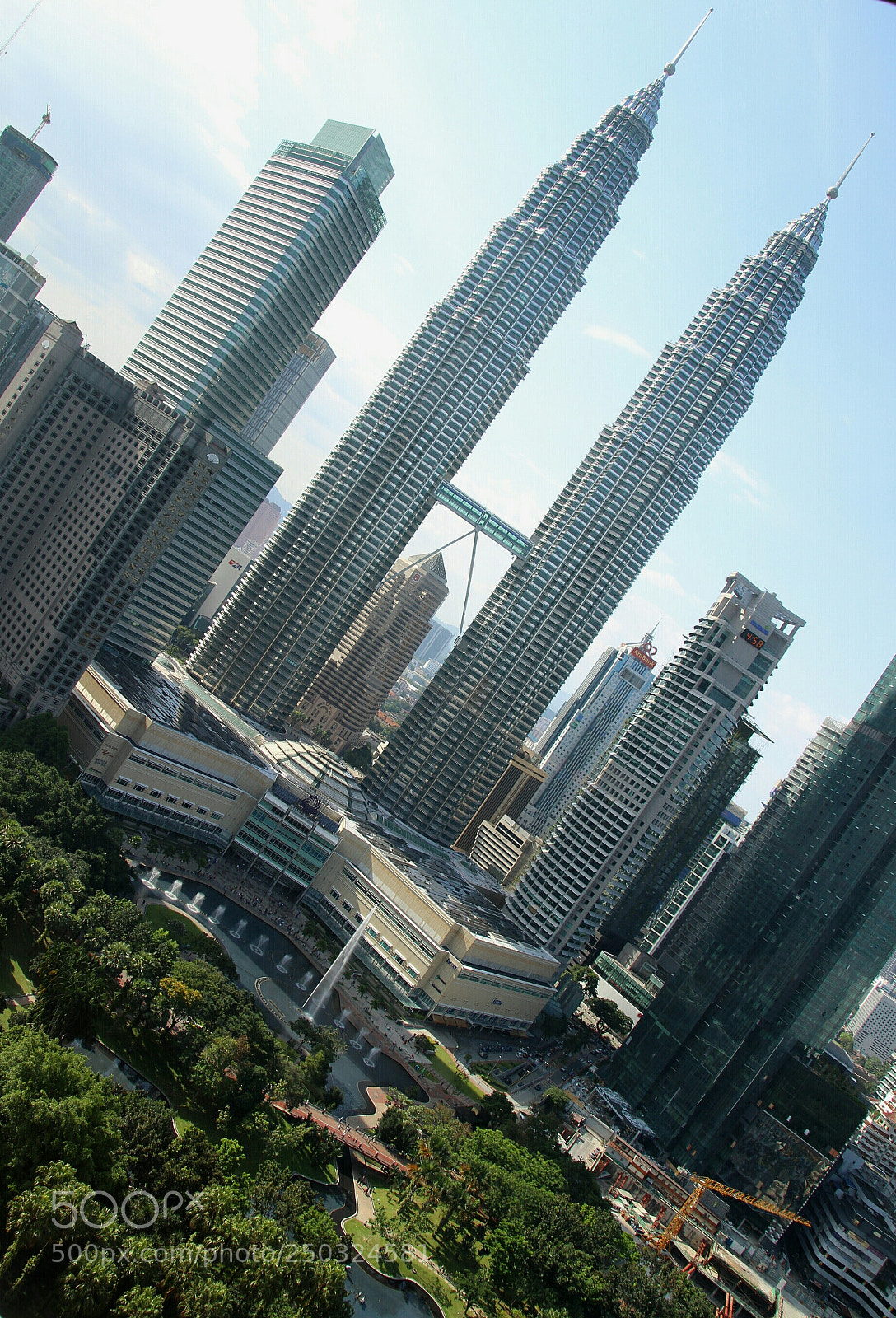 Canon EOS 100D (EOS Rebel SL1 / EOS Kiss X7) sample photo. Petronas towers photography