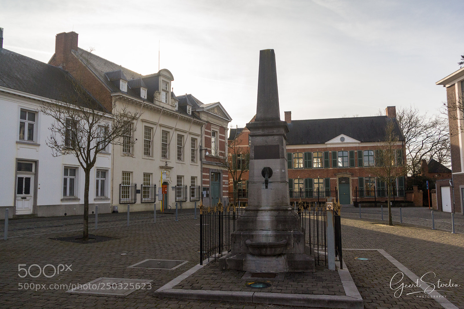 Canon EOS 60D sample photo. Town square photography