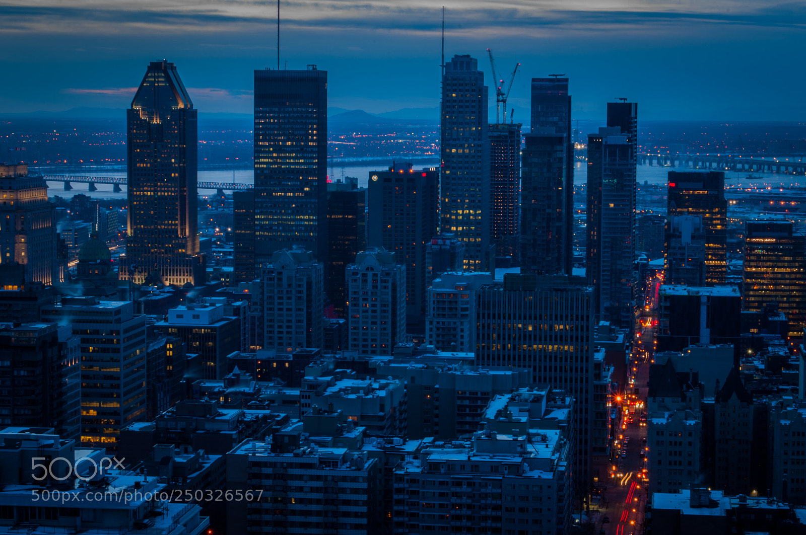 Nikon D5000 sample photo. Rise and gring montreal photography