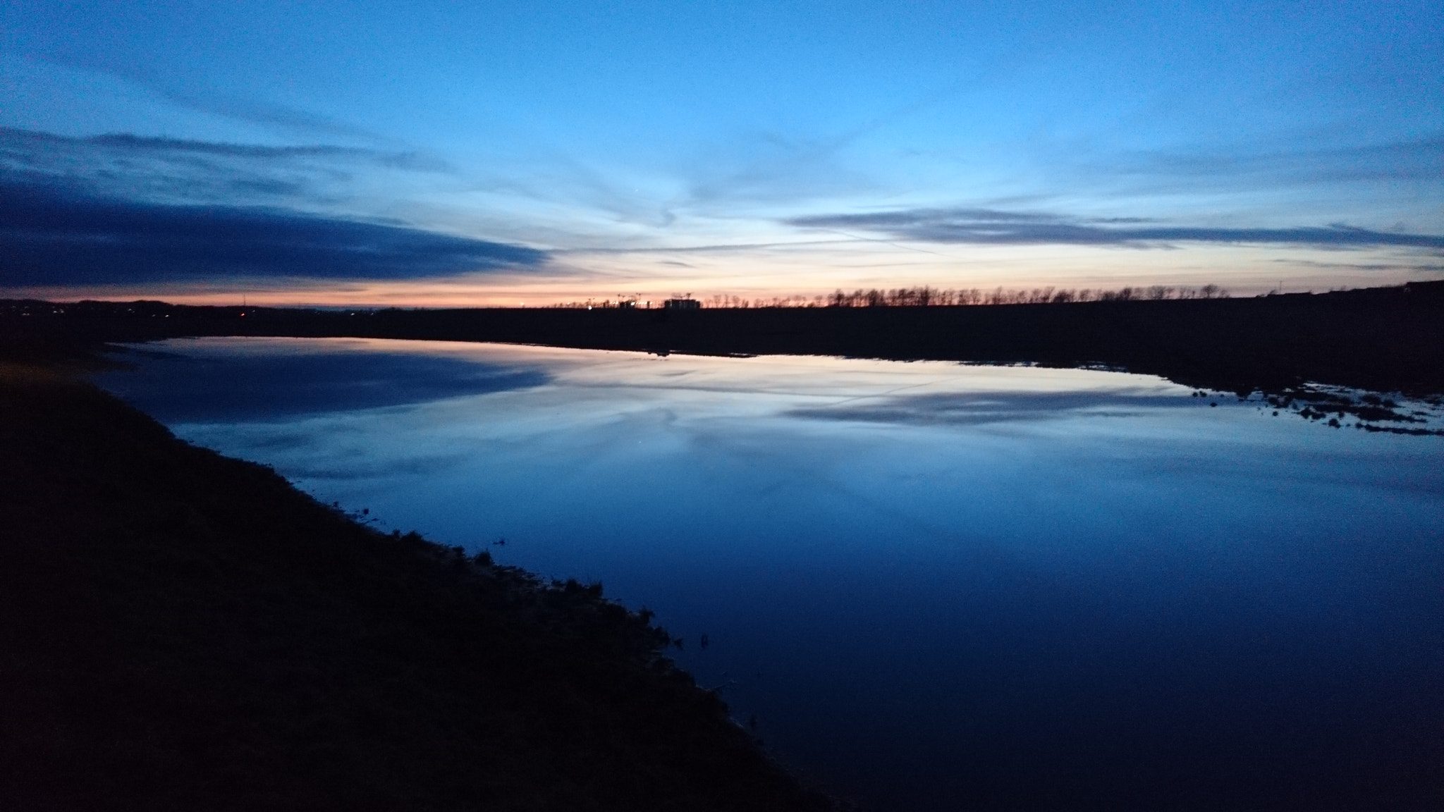 Sony Xperia X Compact sample photo. Evening stroll photography