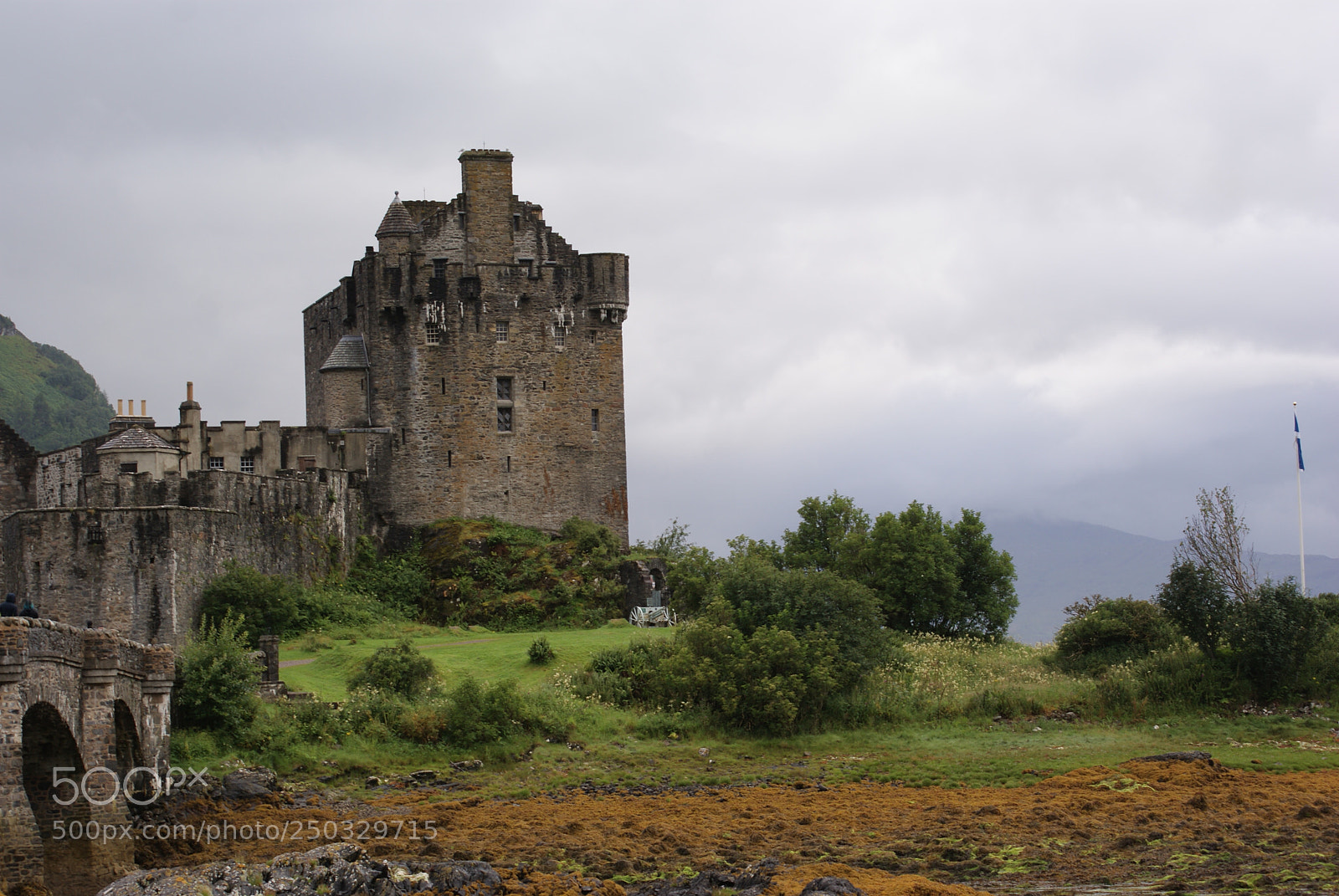 Sony DT 18-70mm F3.5-5.6 sample photo. Castle photography