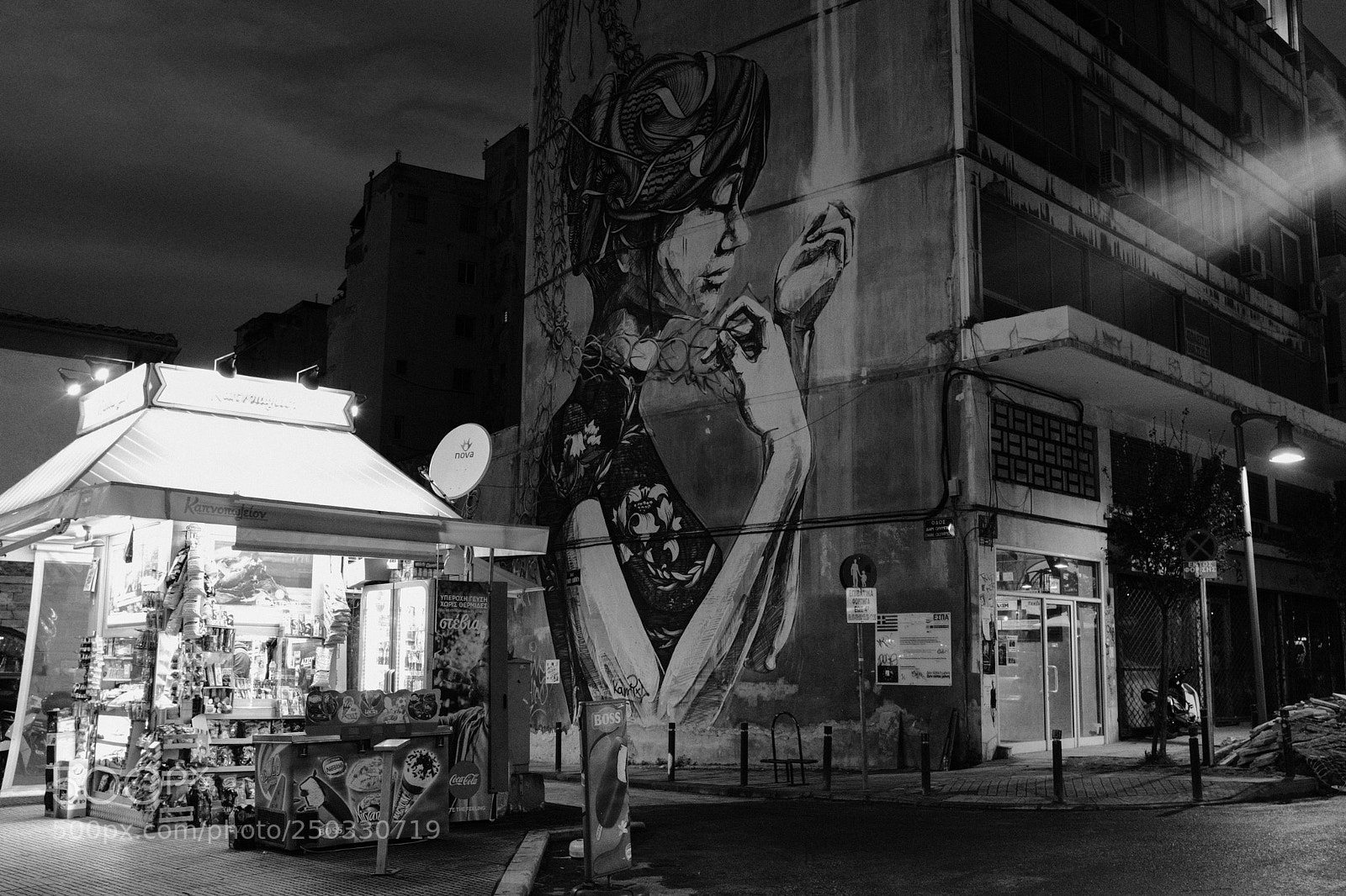 Fujifilm X100F sample photo. Urban synthesis photography