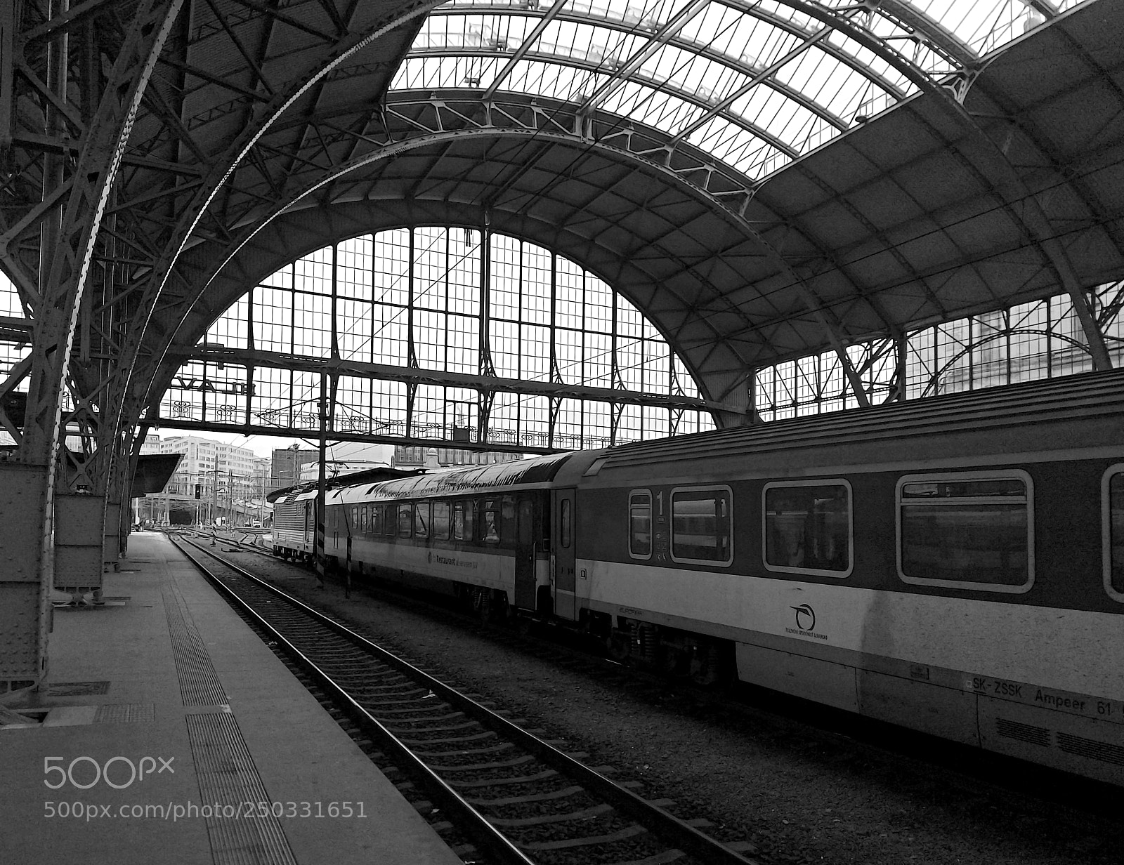 Xiaomi Redmi Note 4 sample photo. Prague main railway station photography