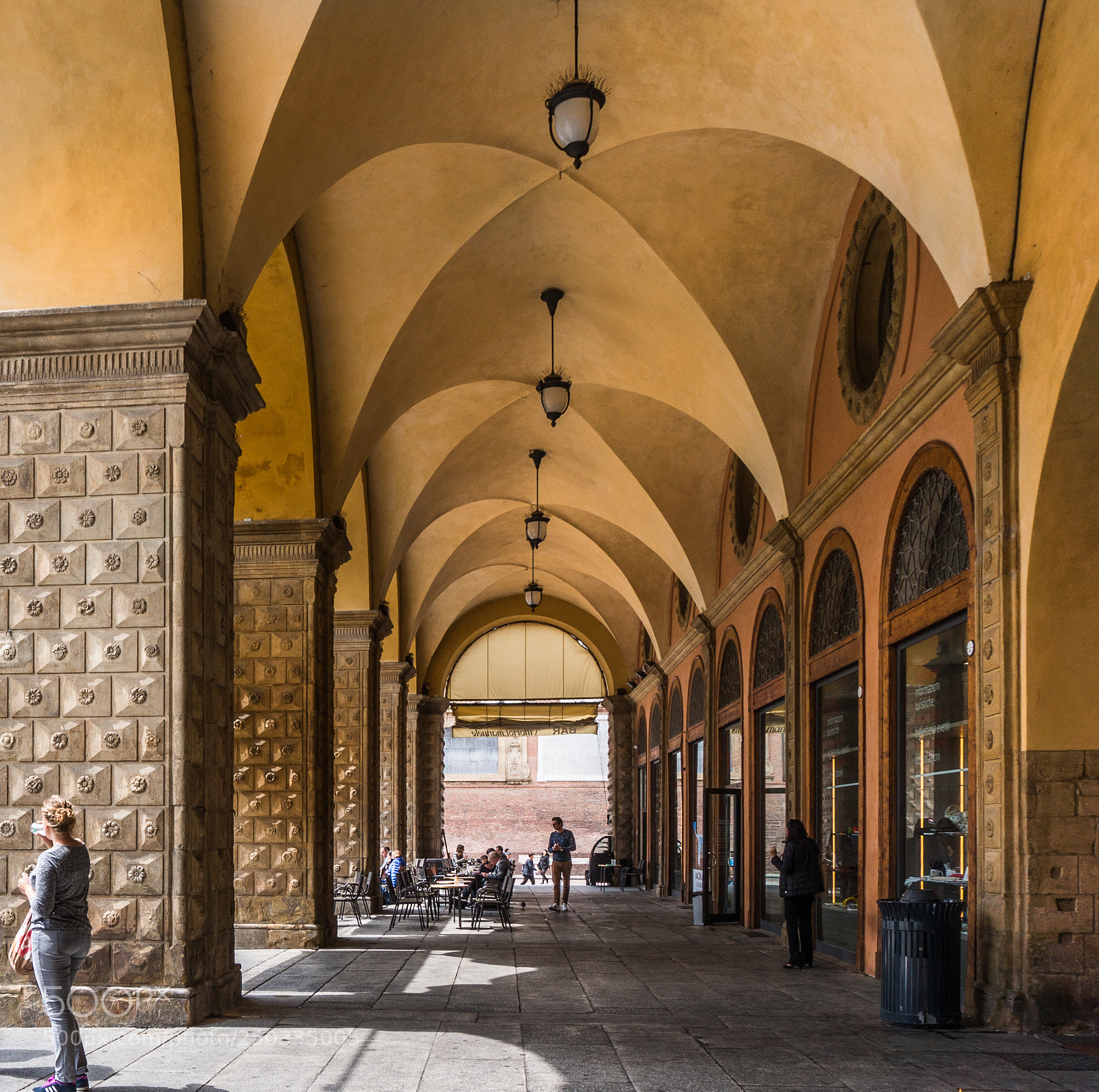 Sony Alpha NEX-3N sample photo. Arcades in bologna photography