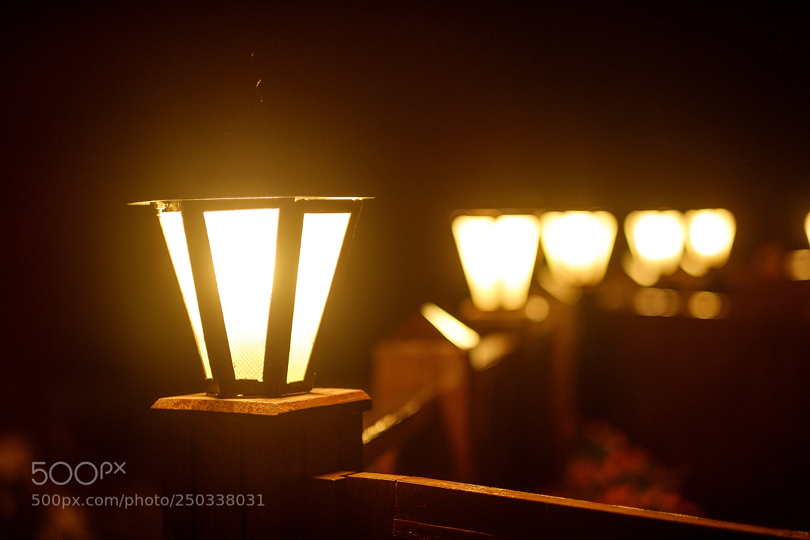 Fujifilm X-E1 sample photo. Lamplight photography