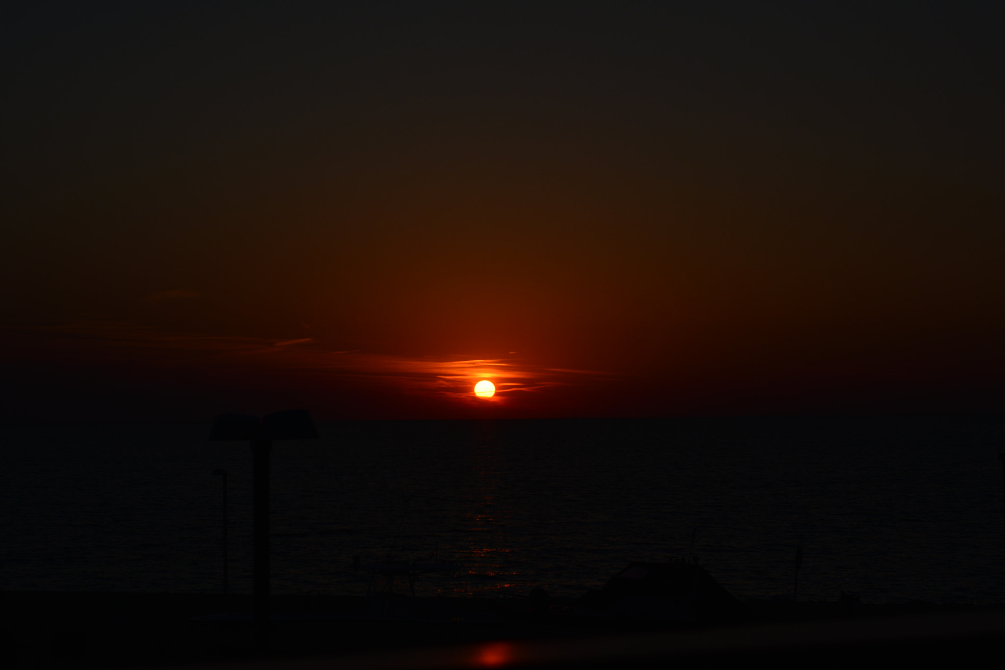 Nikon D5200 + Nikon AF-S Nikkor 50mm F1.8G sample photo. Red ball photography
