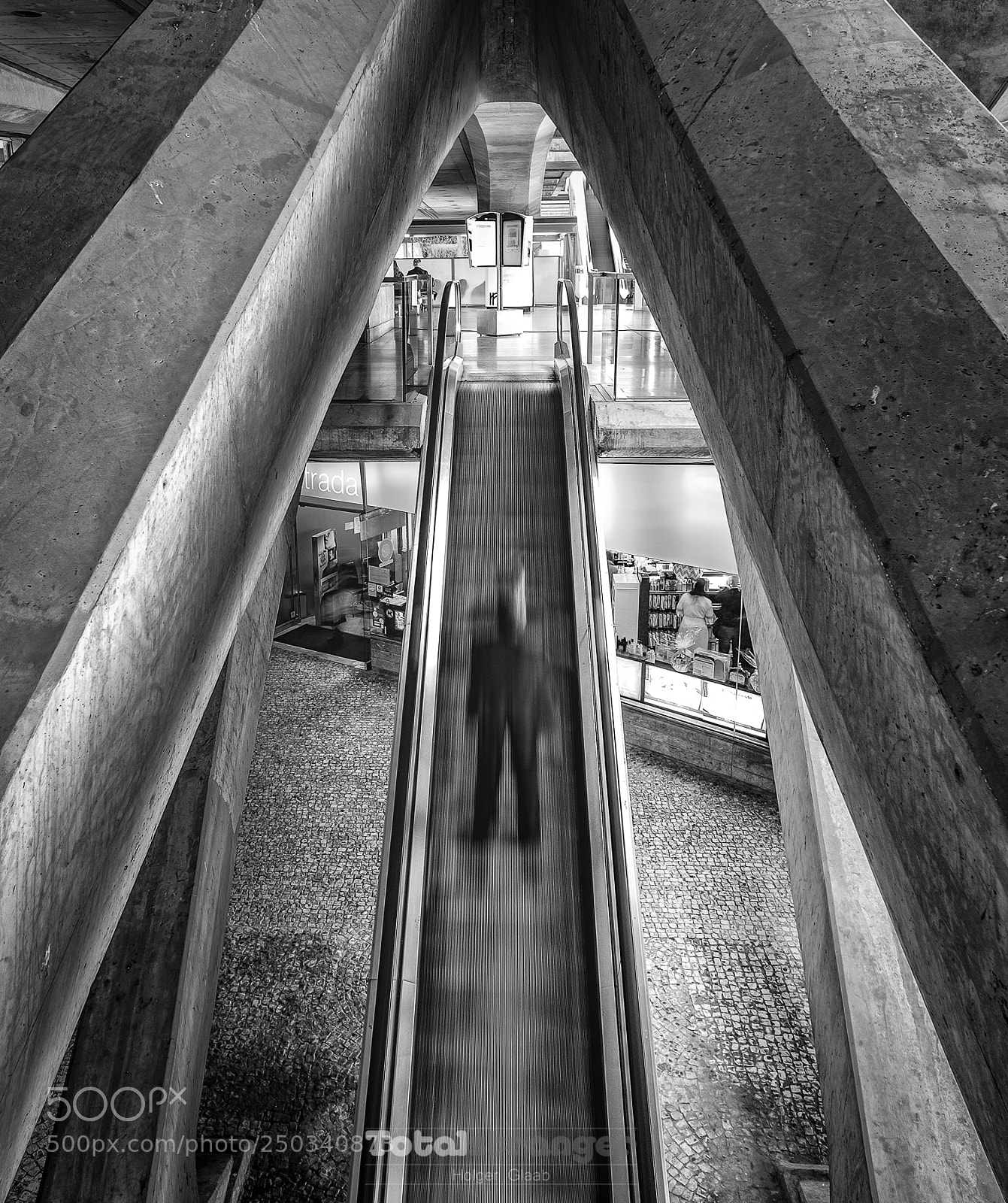 Fujifilm X-E1 sample photo. The man (silver version 2.0) photography