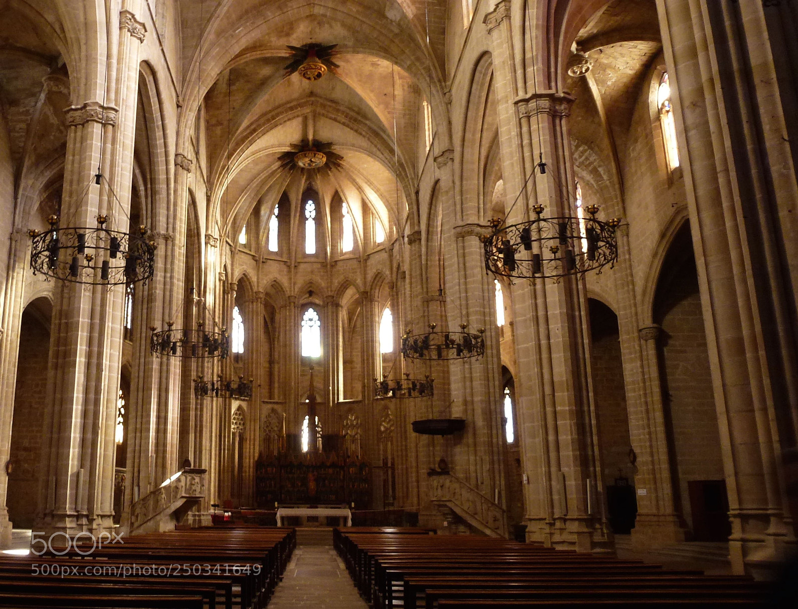 Panasonic Lumix DMC-ZS10 (Lumix DMC-TZ20 / Lumix DMC-TZ22) sample photo. Interior de la catedral photography