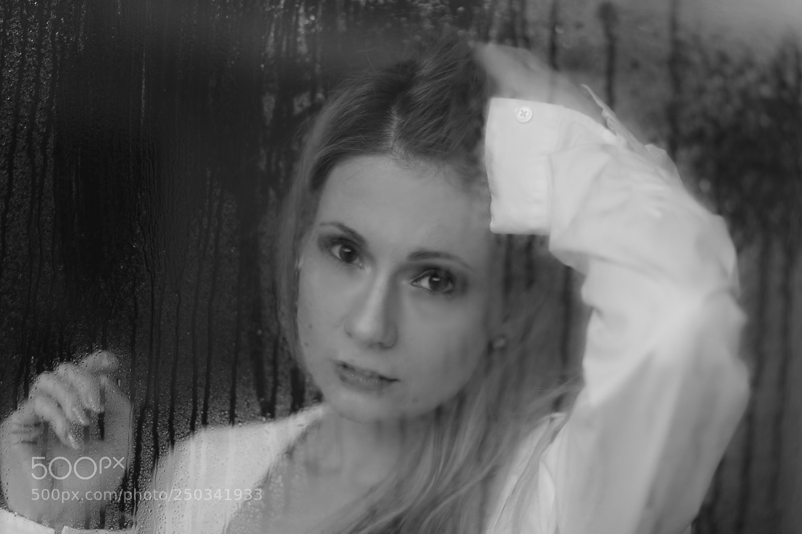 Canon EOS 5D Mark IV sample photo. It's raining photography