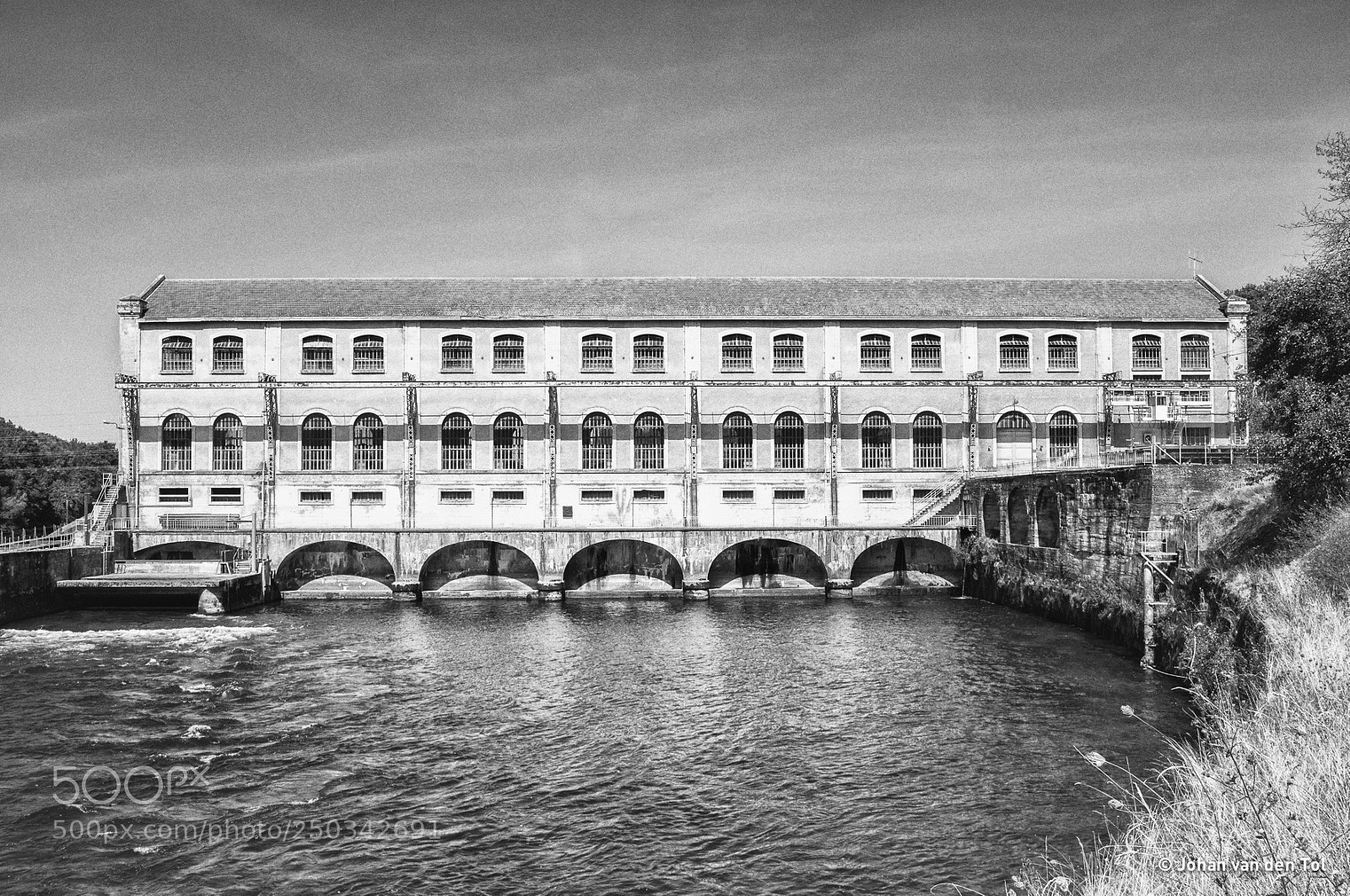 Nikon D300 sample photo. Barrage photography