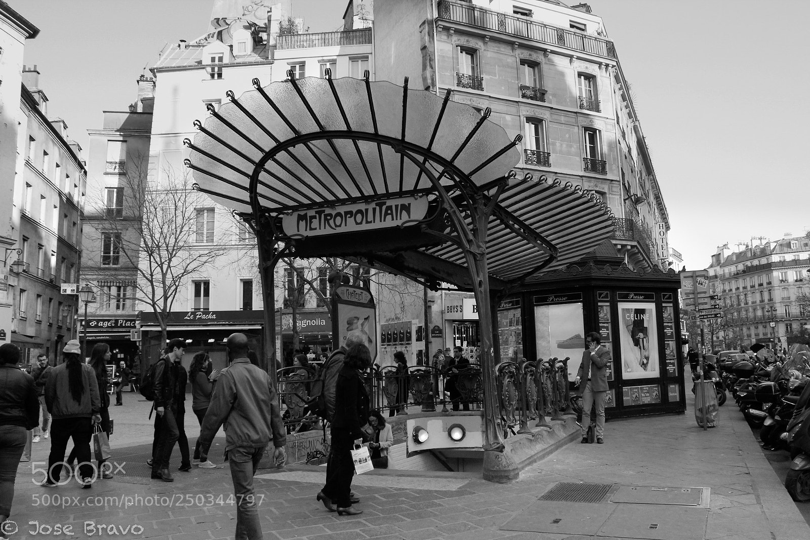 Canon EOS 550D (EOS Rebel T2i / EOS Kiss X4) sample photo. Paris photography