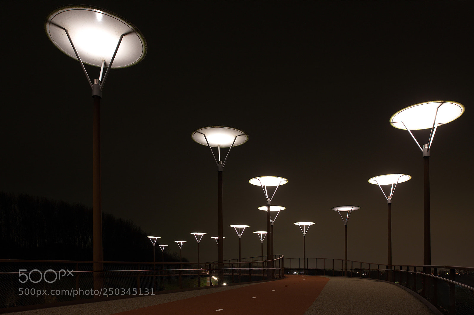 Canon EOS 5D Mark IV sample photo. Ufo photography