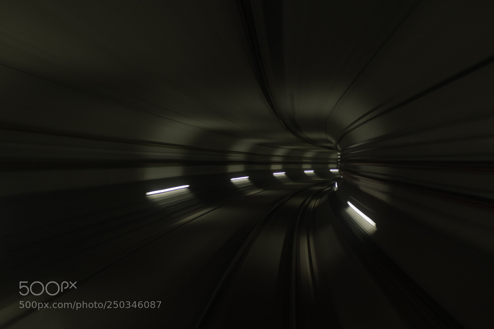 Canon EOS 750D (EOS Rebel T6i / EOS Kiss X8i) sample photo. Metro tunnel photography