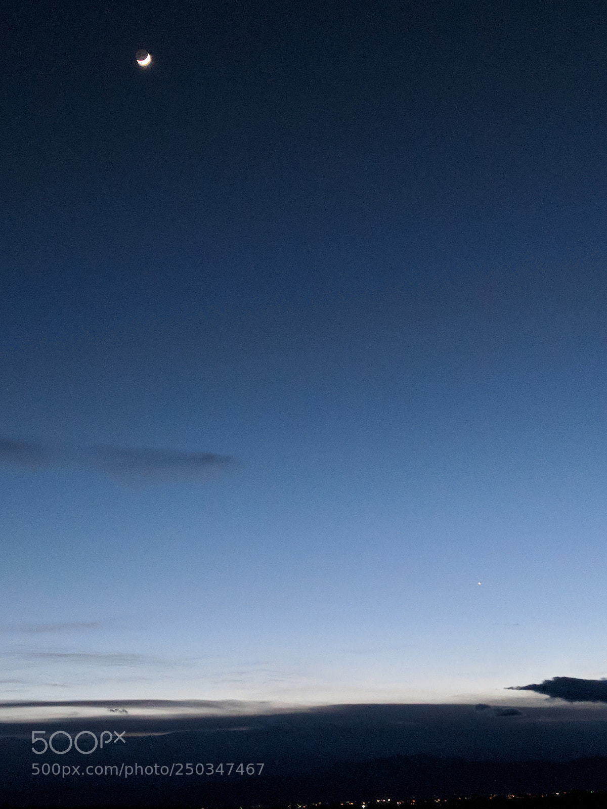 Google Pixel 2 XL sample photo. Crecent moon and venus photography