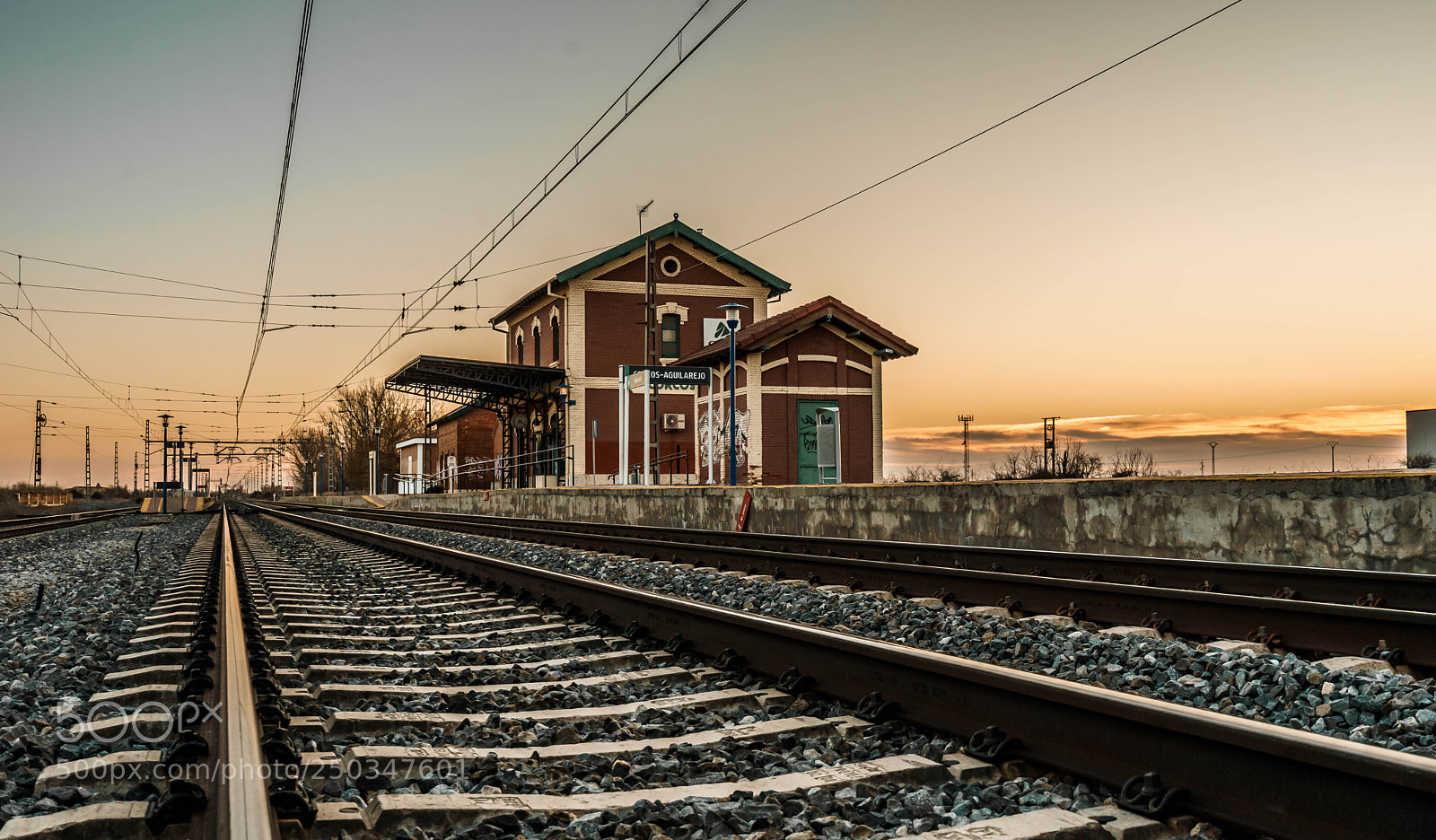 Sony a7 II sample photo. Atardecer en la estaci photography