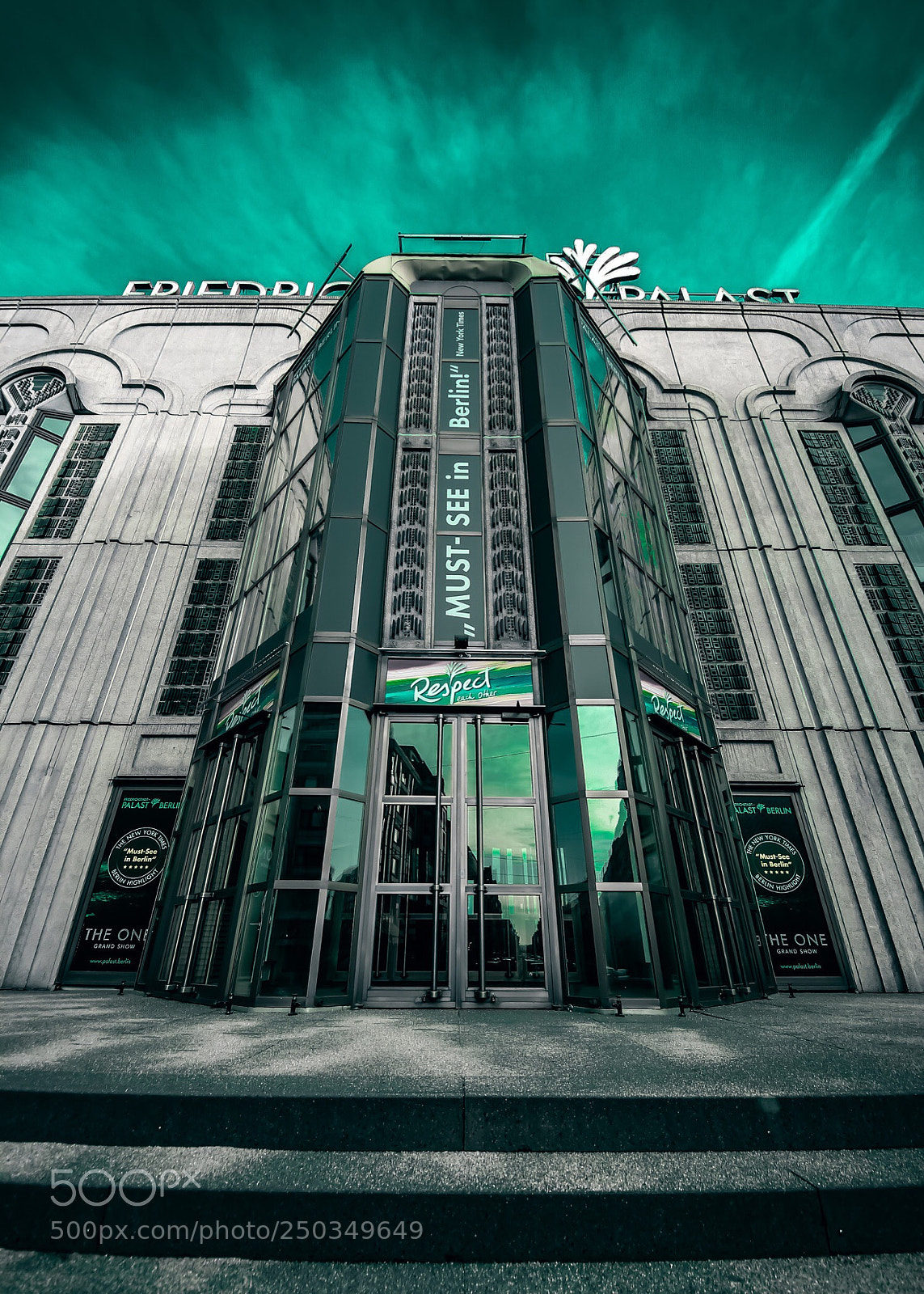 Canon EOS 600D (Rebel EOS T3i / EOS Kiss X5) sample photo. Apocalyptic entrance  photography