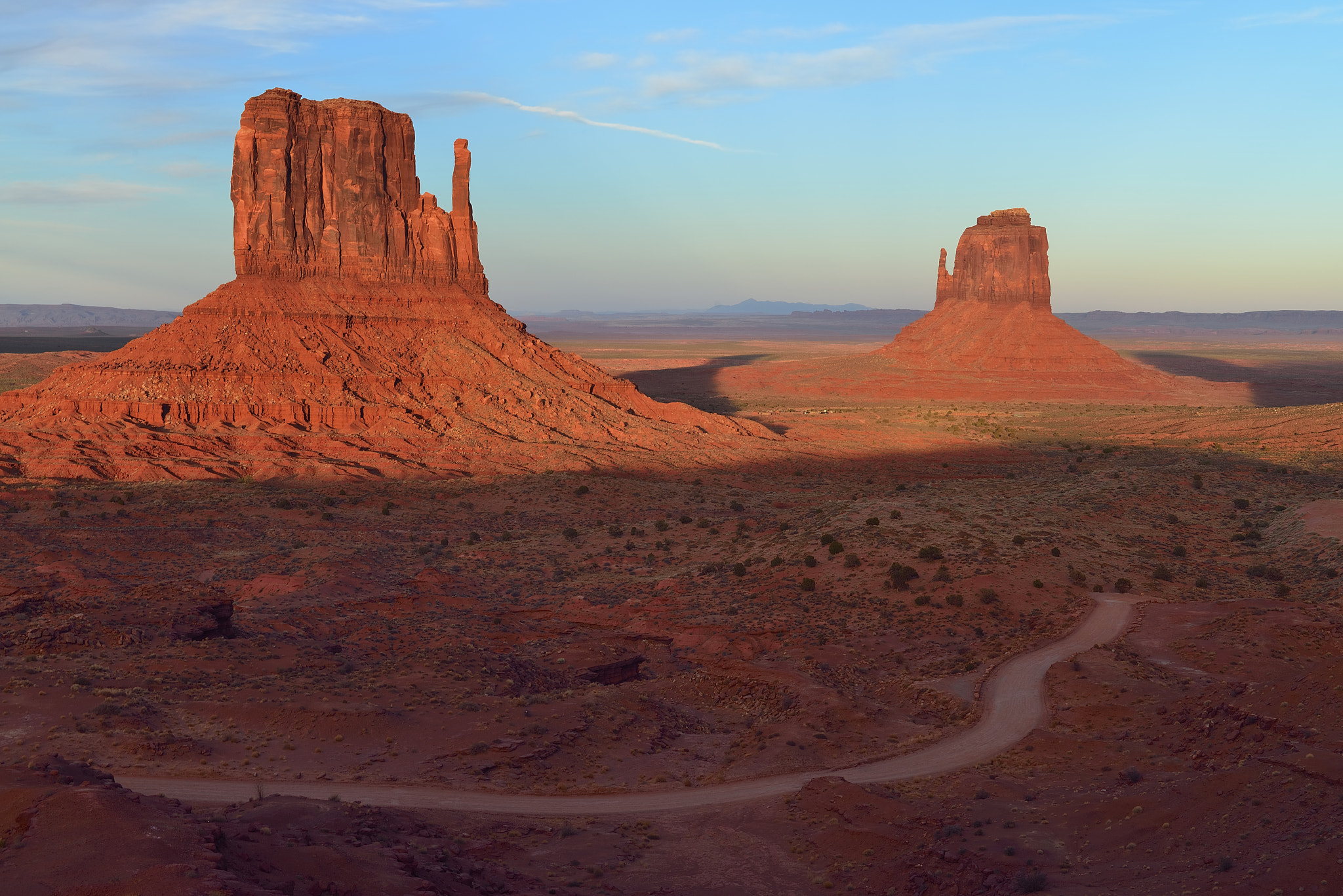 Nikon AF-S Nikkor 24-70mm F2.8G ED sample photo. Mitten butts at sunset photography