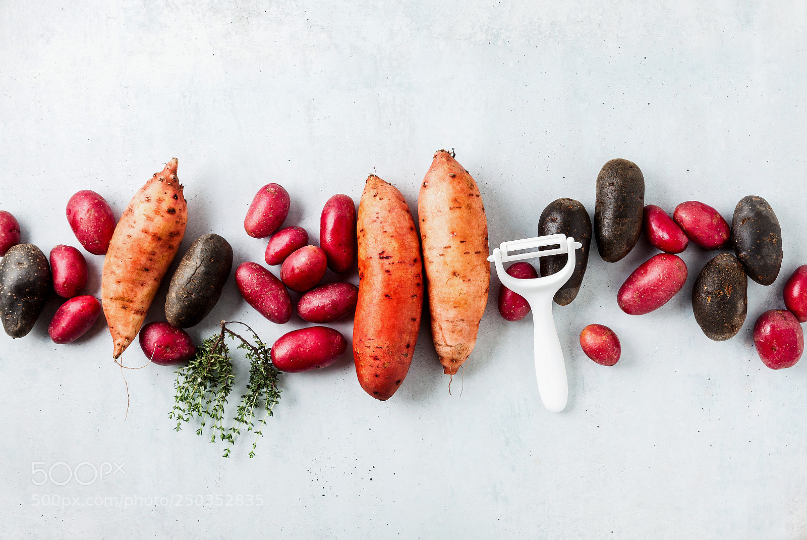 Canon EOS 5D Mark II sample photo. Cleaning and cooking of photography