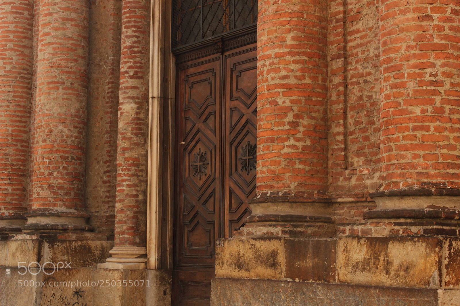 Canon EOS 600D (Rebel EOS T3i / EOS Kiss X5) sample photo. Turinese doors photography