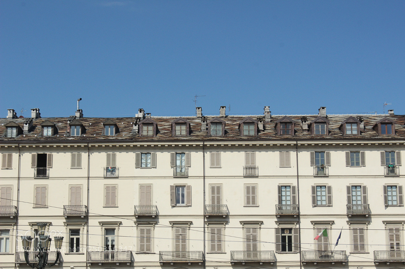 Canon EOS 600D (Rebel EOS T3i / EOS Kiss X5) sample photo. Grey shutters open to photography