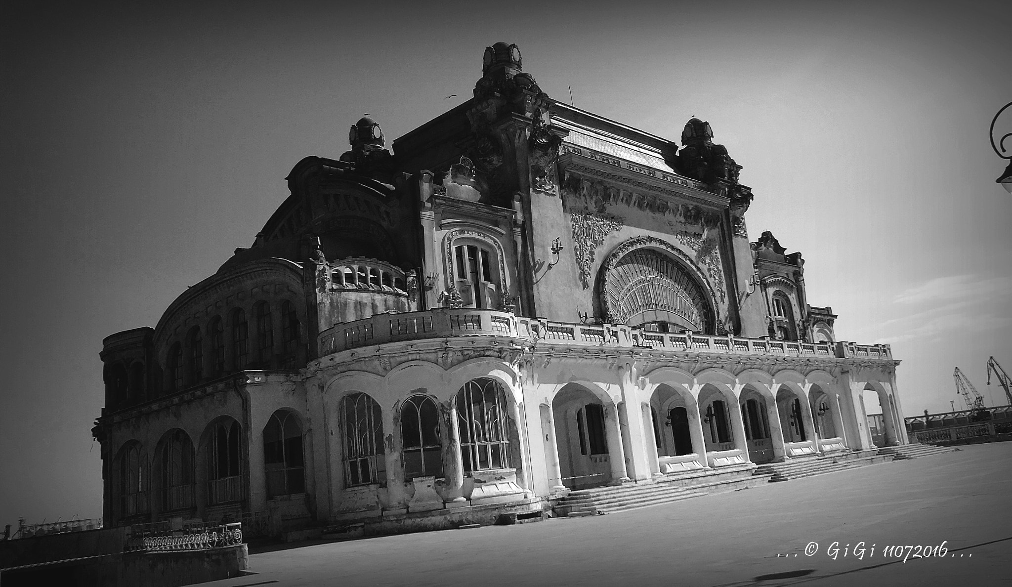 FujiFilm FinePix HS20 EXR (FinePix HS22 EXR) sample photo. Casino constanta photography