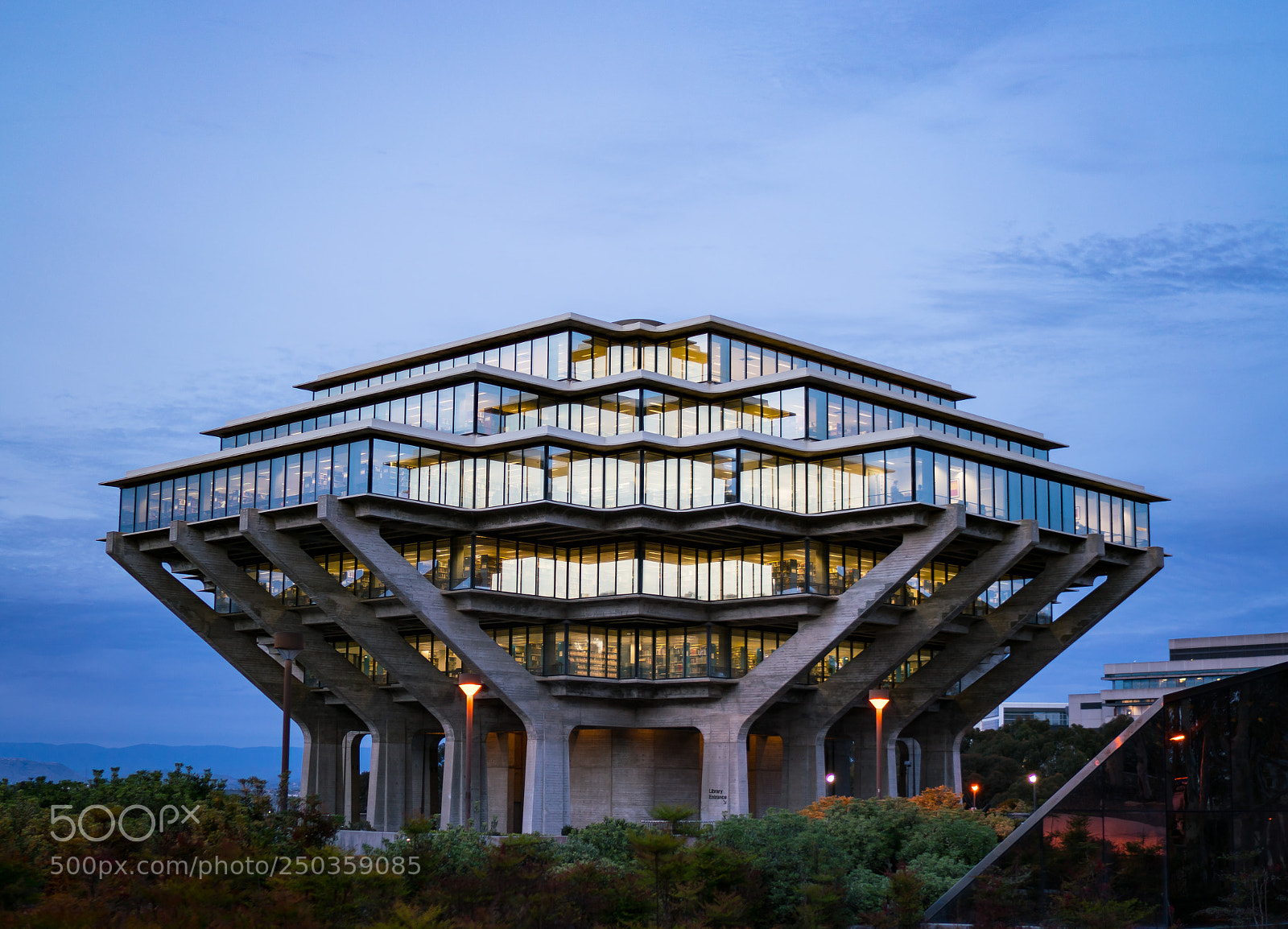Sony a7R II sample photo. Ucsd library photography